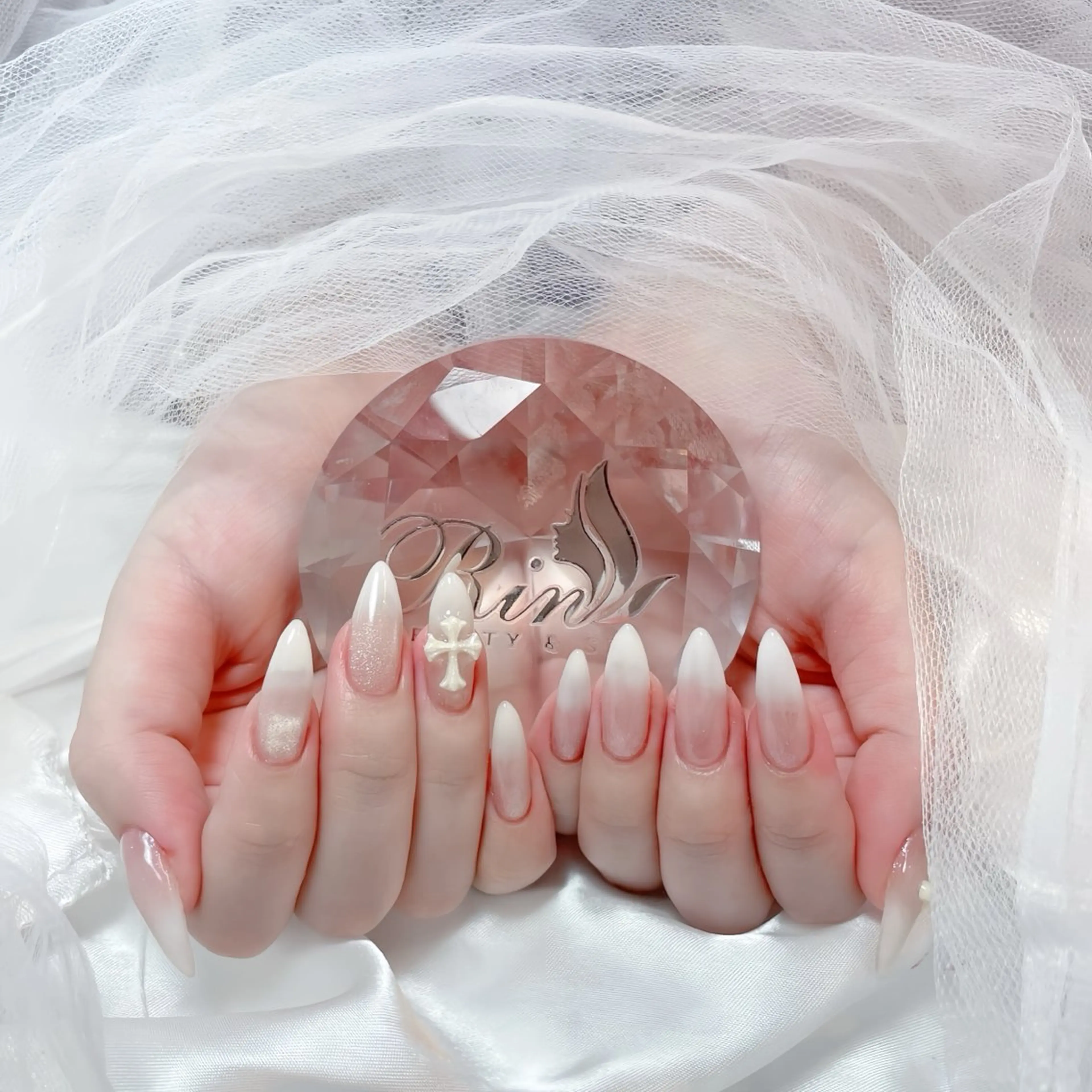 ネイル アートネイル チークネイル ジェルネイル ロングネイル マグネットネイル ハンドネイル Rin Nail 新大久保店のネイルデザイン