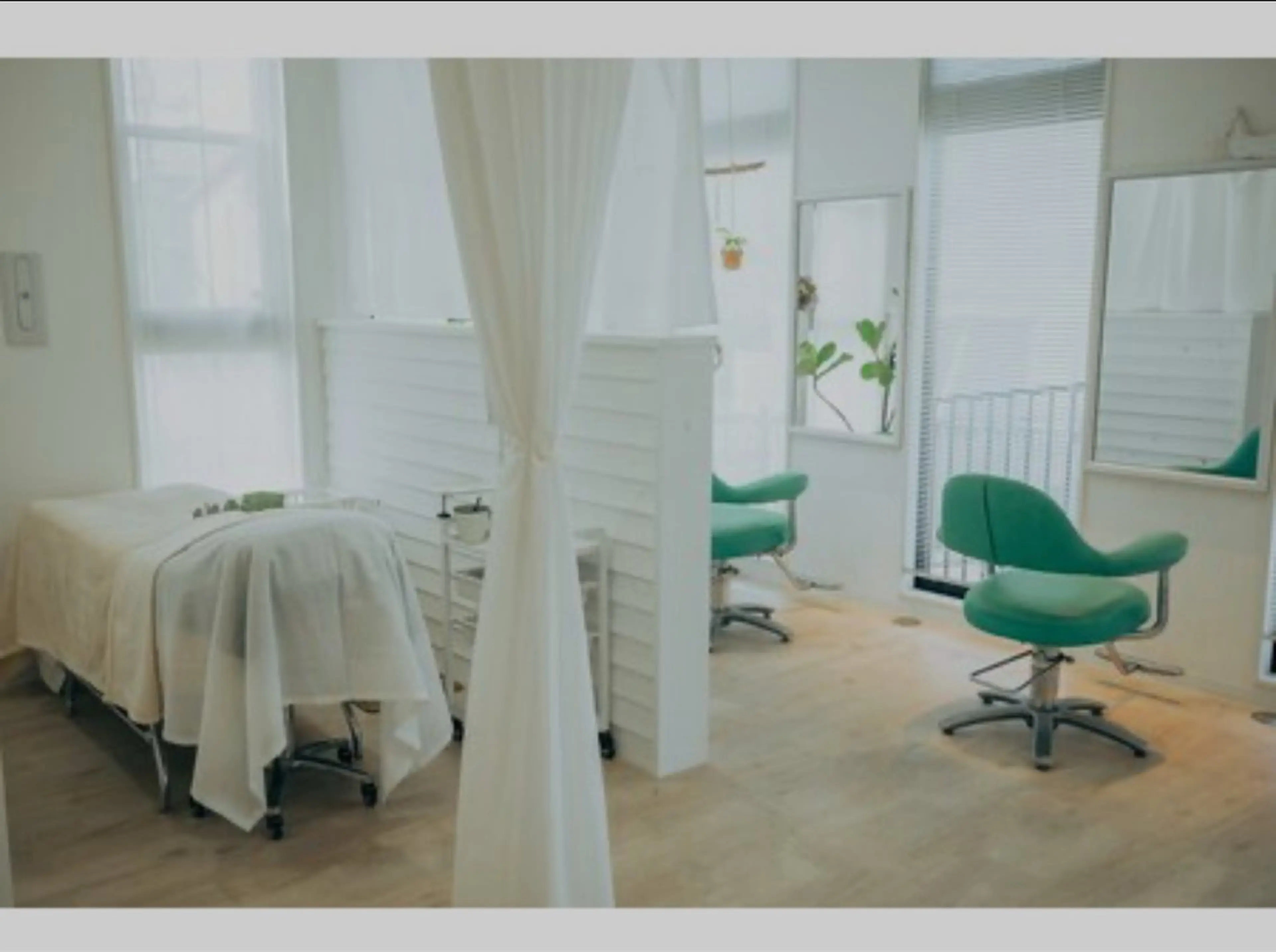 Swing a little所属・little emiのマツエク・マツパデザイン