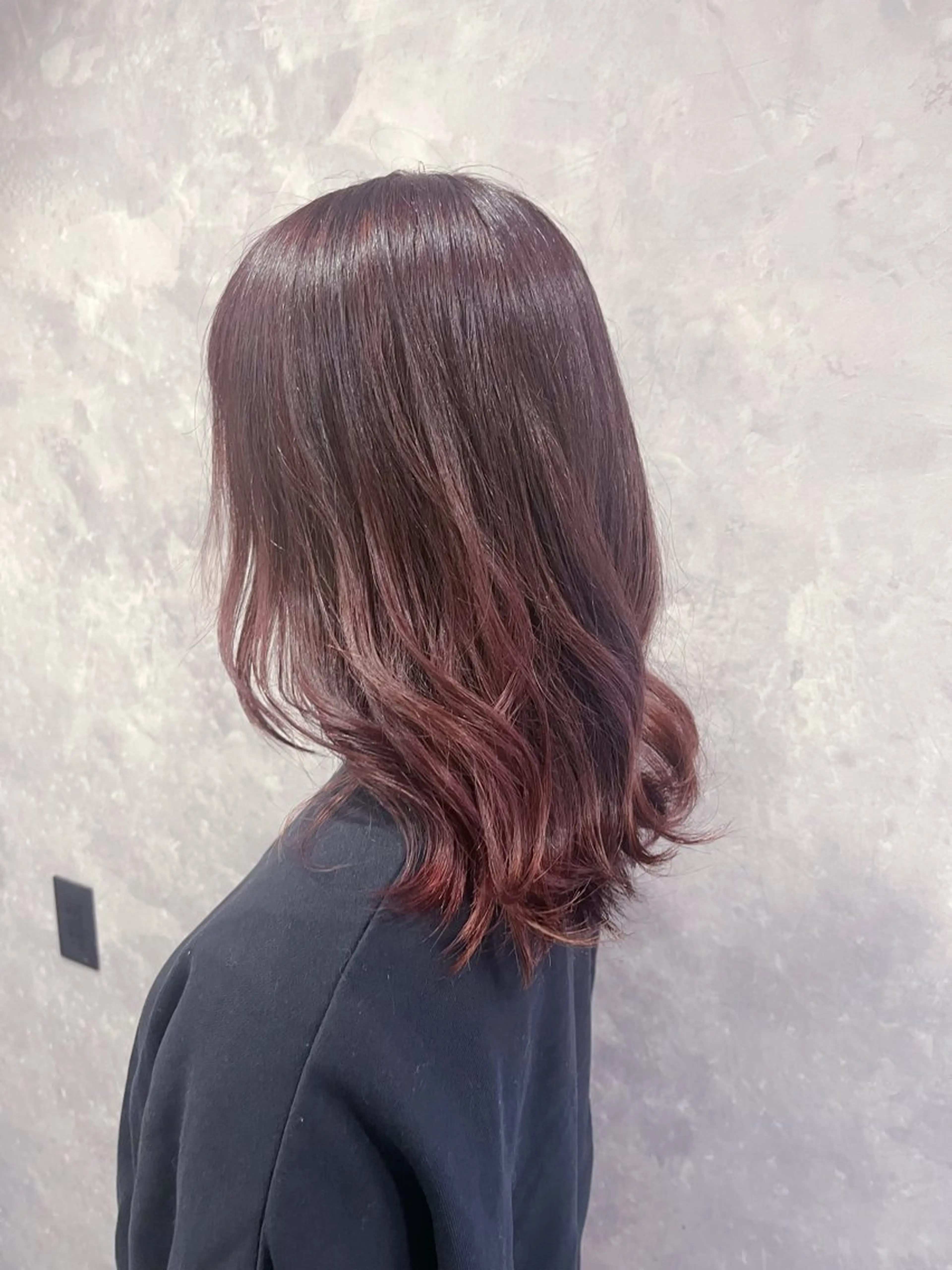 ミディアム ヘアカラー 伊藤 由妃乃のヘアスタイル