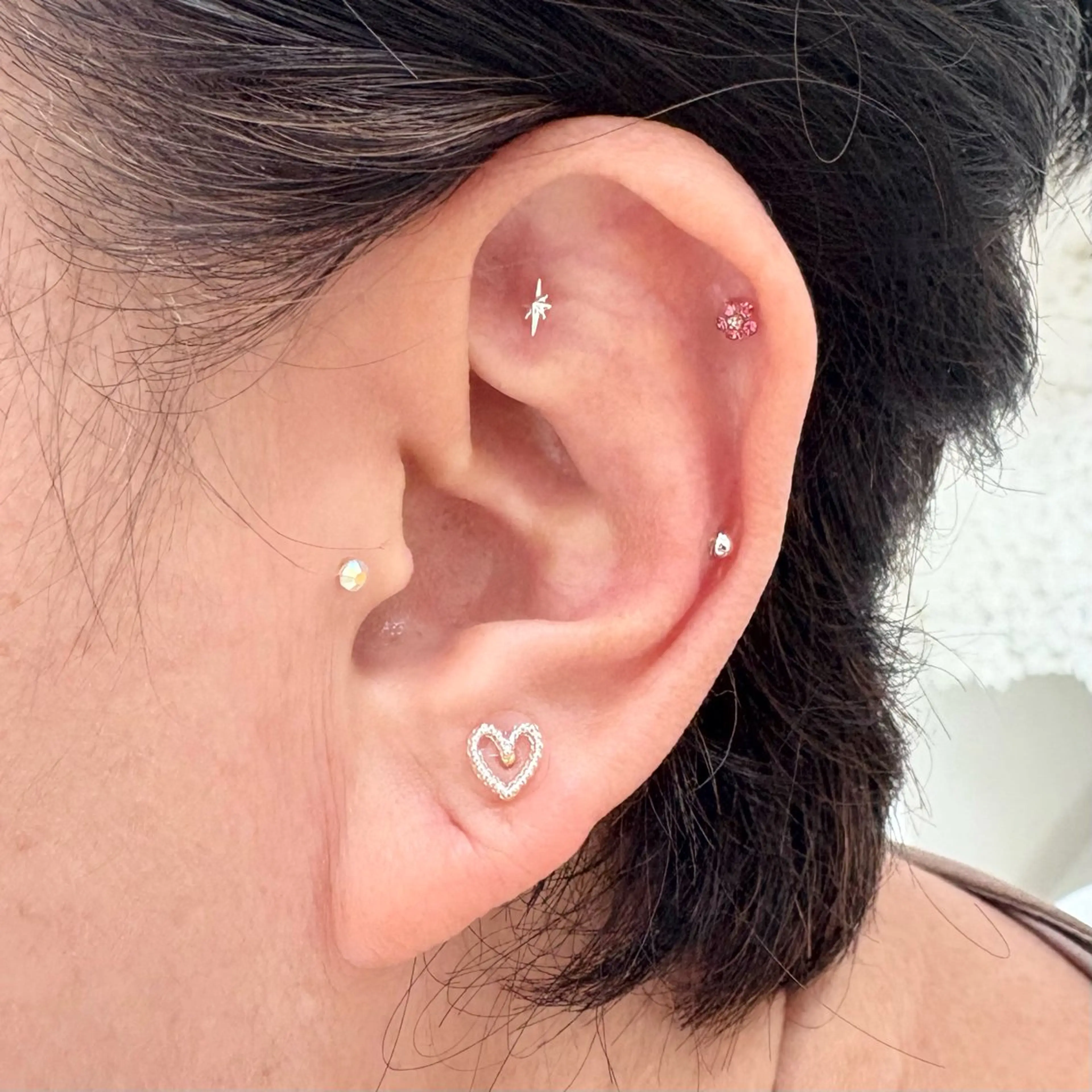 White/マツエク /まつパ/耳つぼのマツエク・マツパデザイン