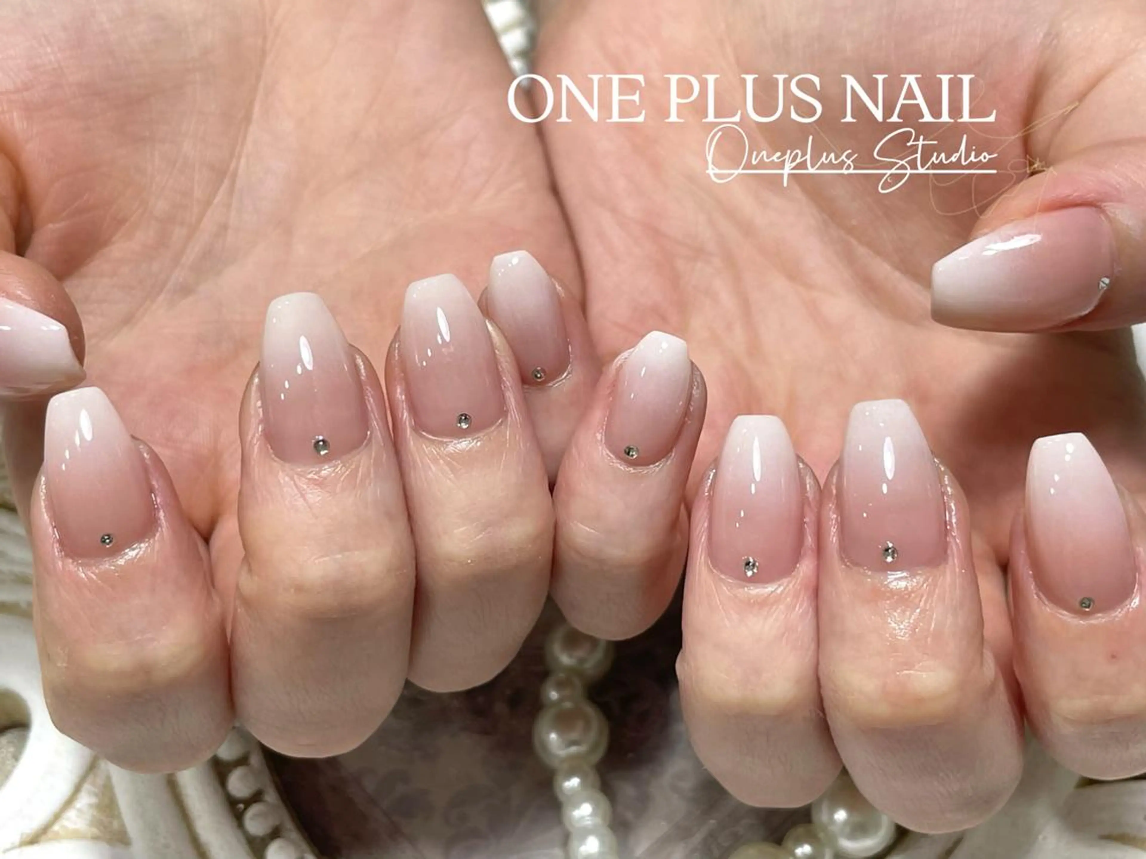 ネイル アートネイル オーロラネイル ガーリー キラキラネイル 韓国ネイル One plus StudioNailのネイルデザイン