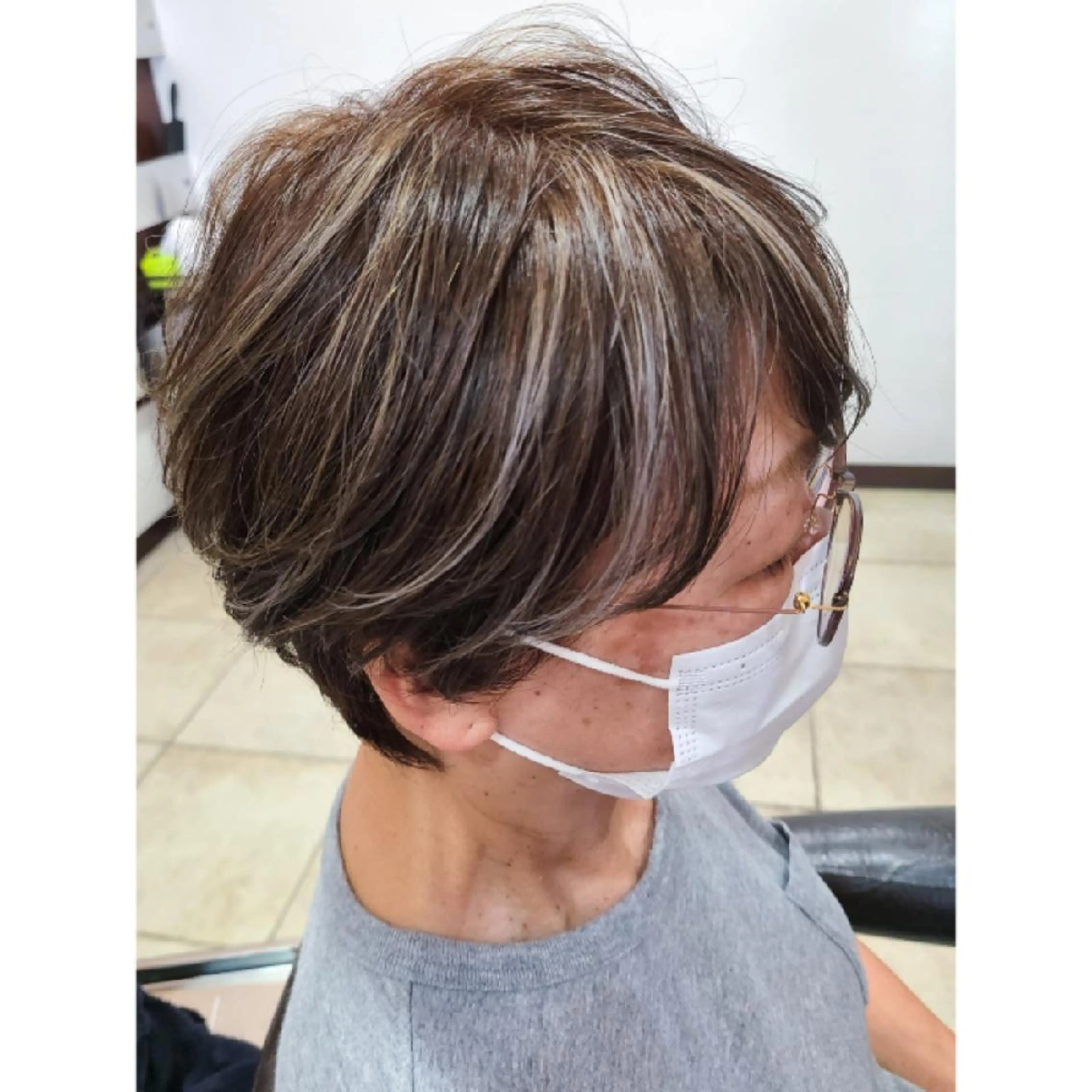 ショート カラー ブリーチ、デザイン  カラー福士直矢のヘアスタイル