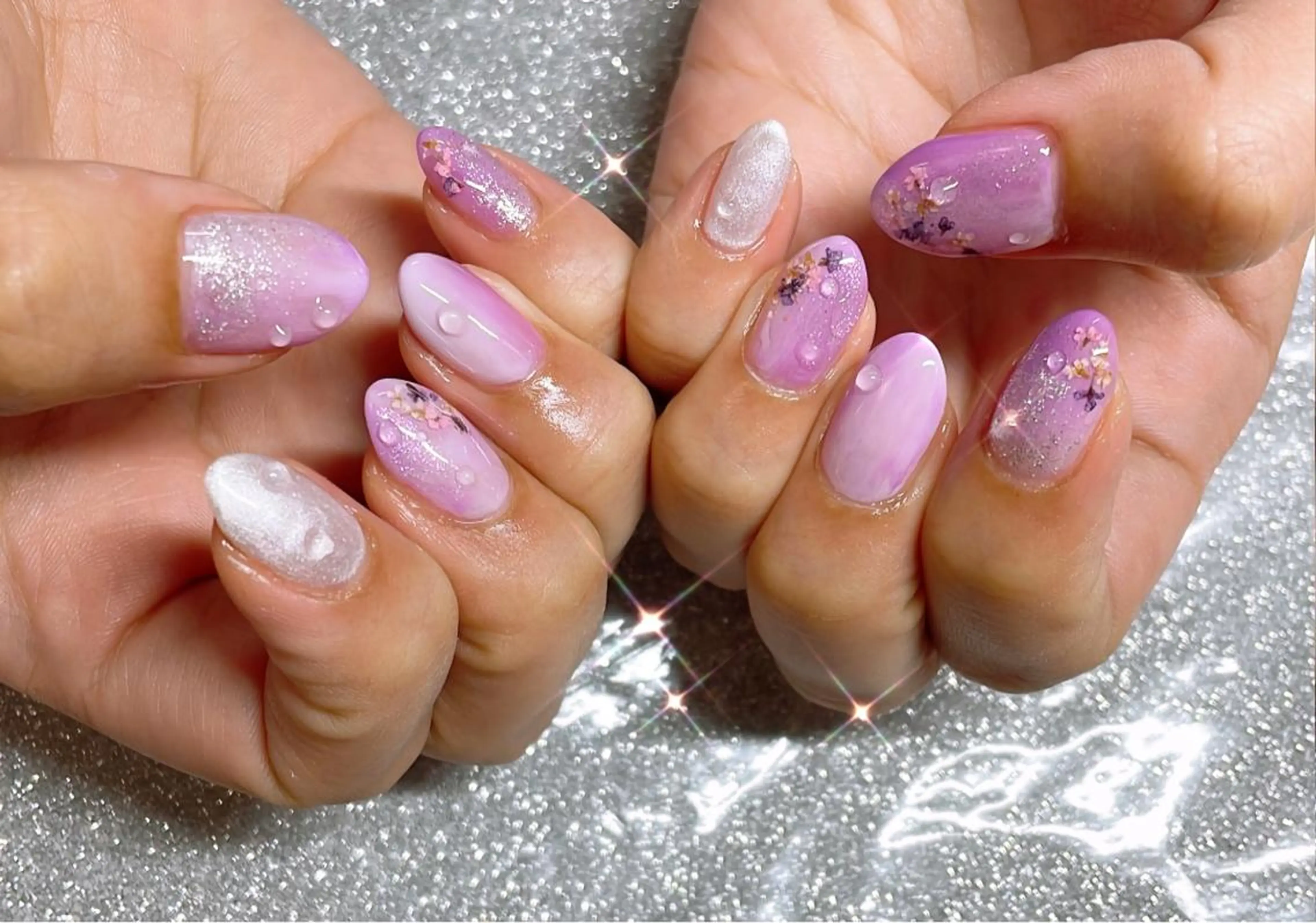 ネイル VIERU 🌈🎀💖のネイルデザイン