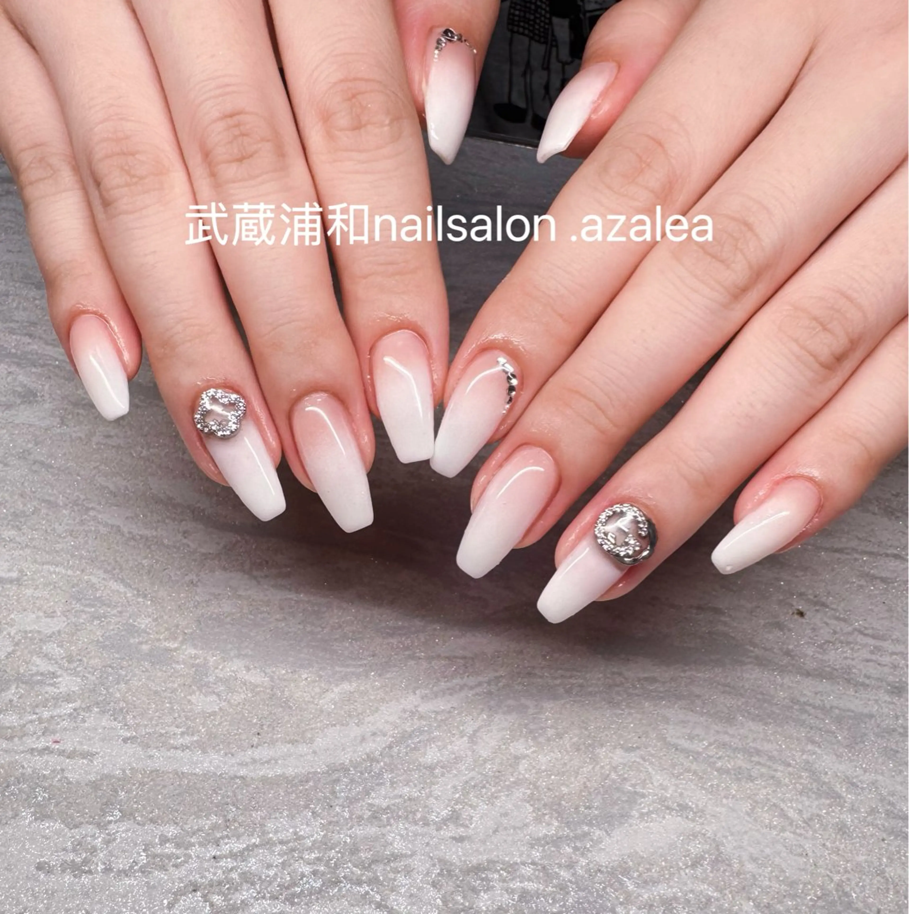 ネイル ハンドネイル R inのネイルデザイン