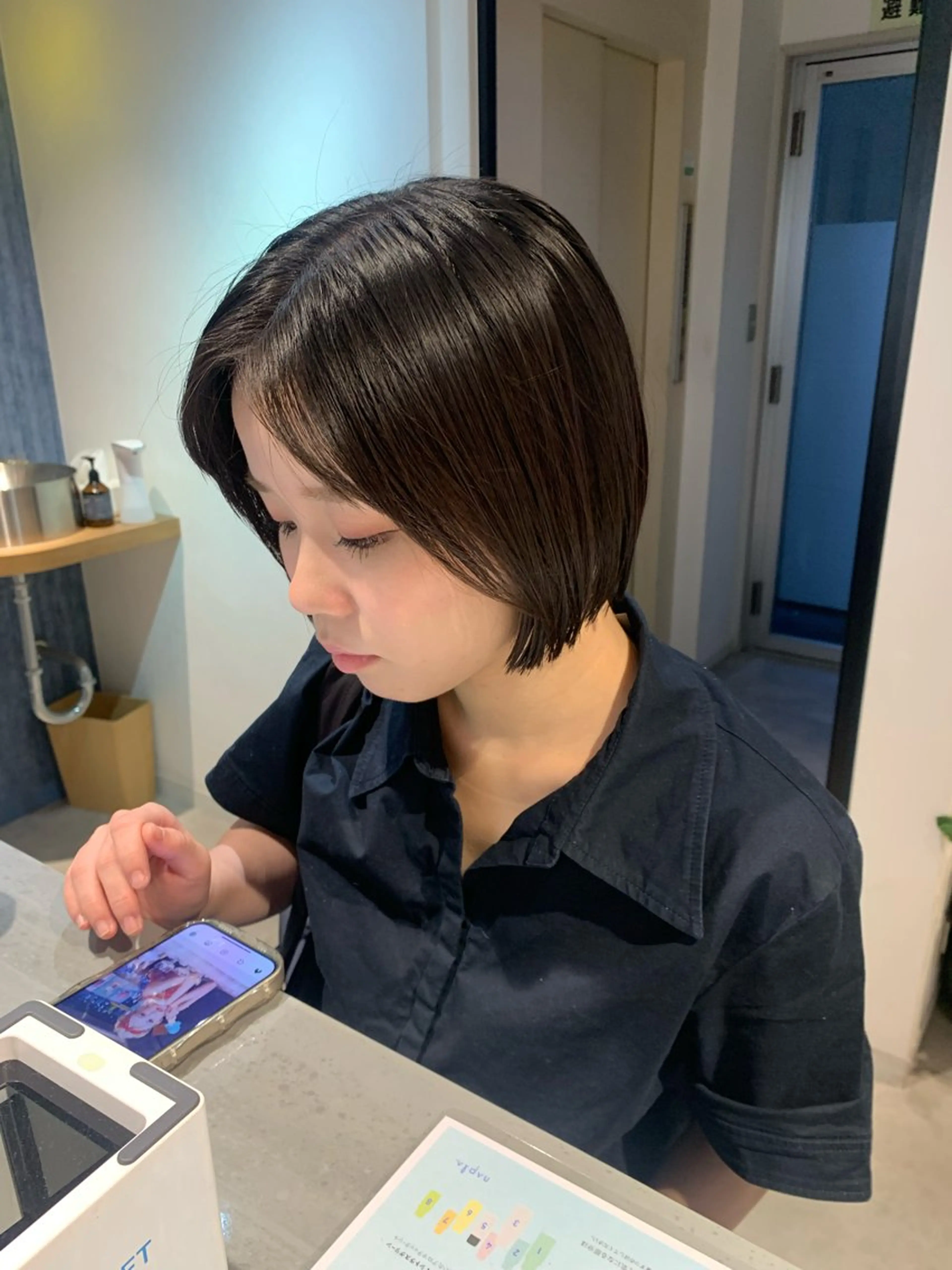 ショート パーマ 切りっぱなしボブ ボブ 髪質改善 ストレートパーマ カット パーマ クレハ :)のヘアスタイル