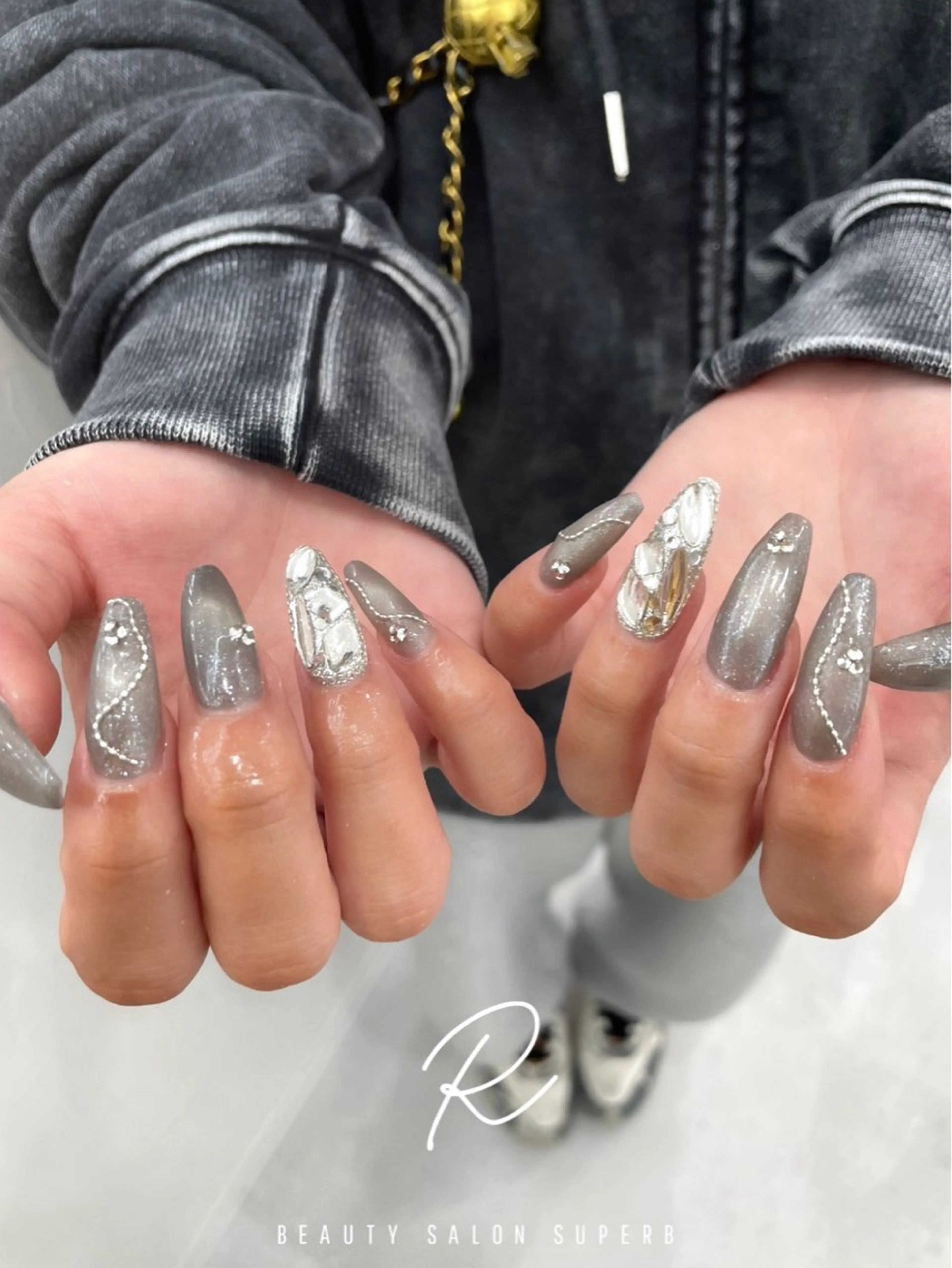 ネイル R MIIのネイルデザイン