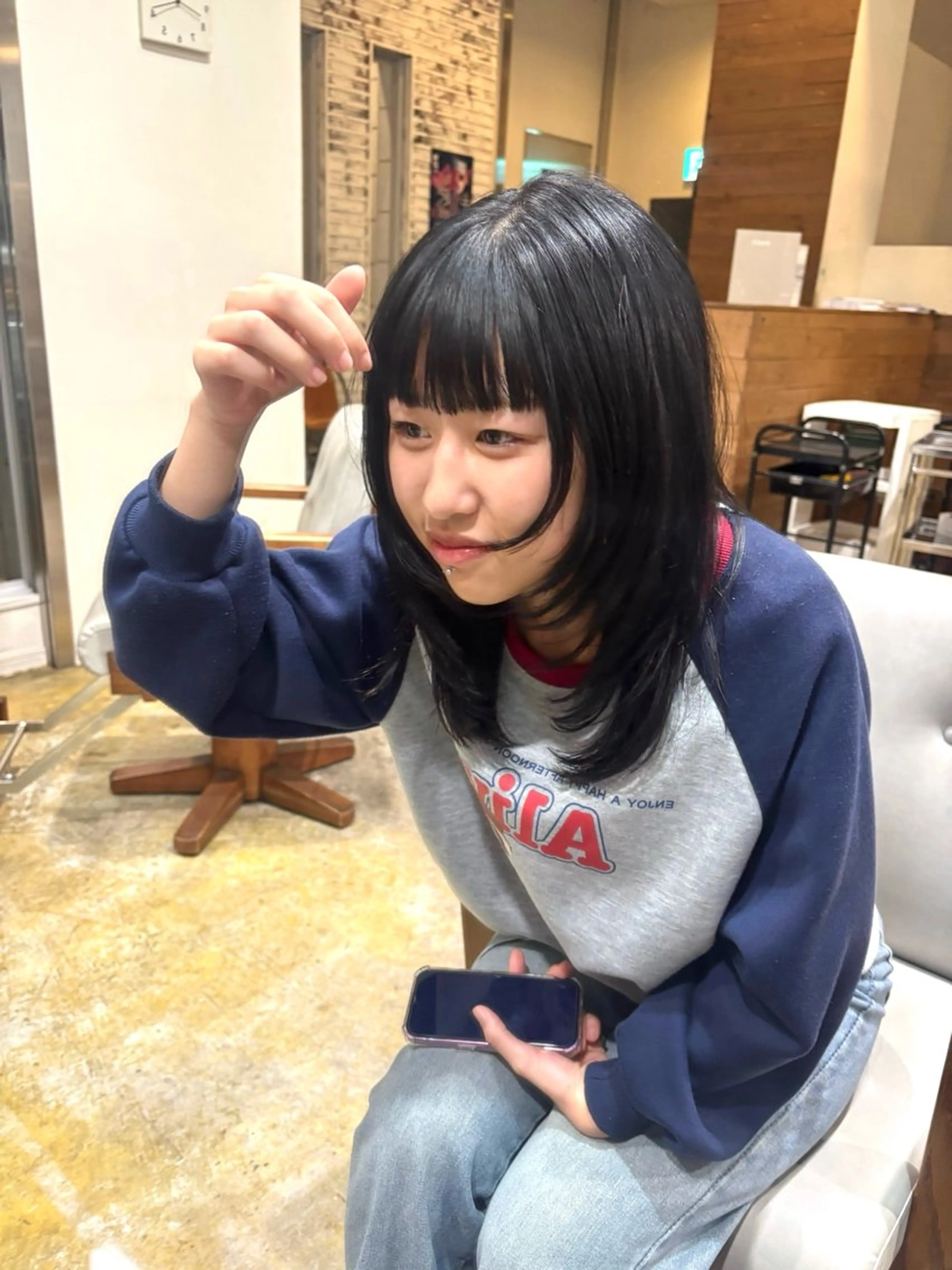 ミディアム 顔まわりレイヤー 顔周りカット レイヤーカット 伊藤 優衣 /カットモデル名古屋のヘアスタイル