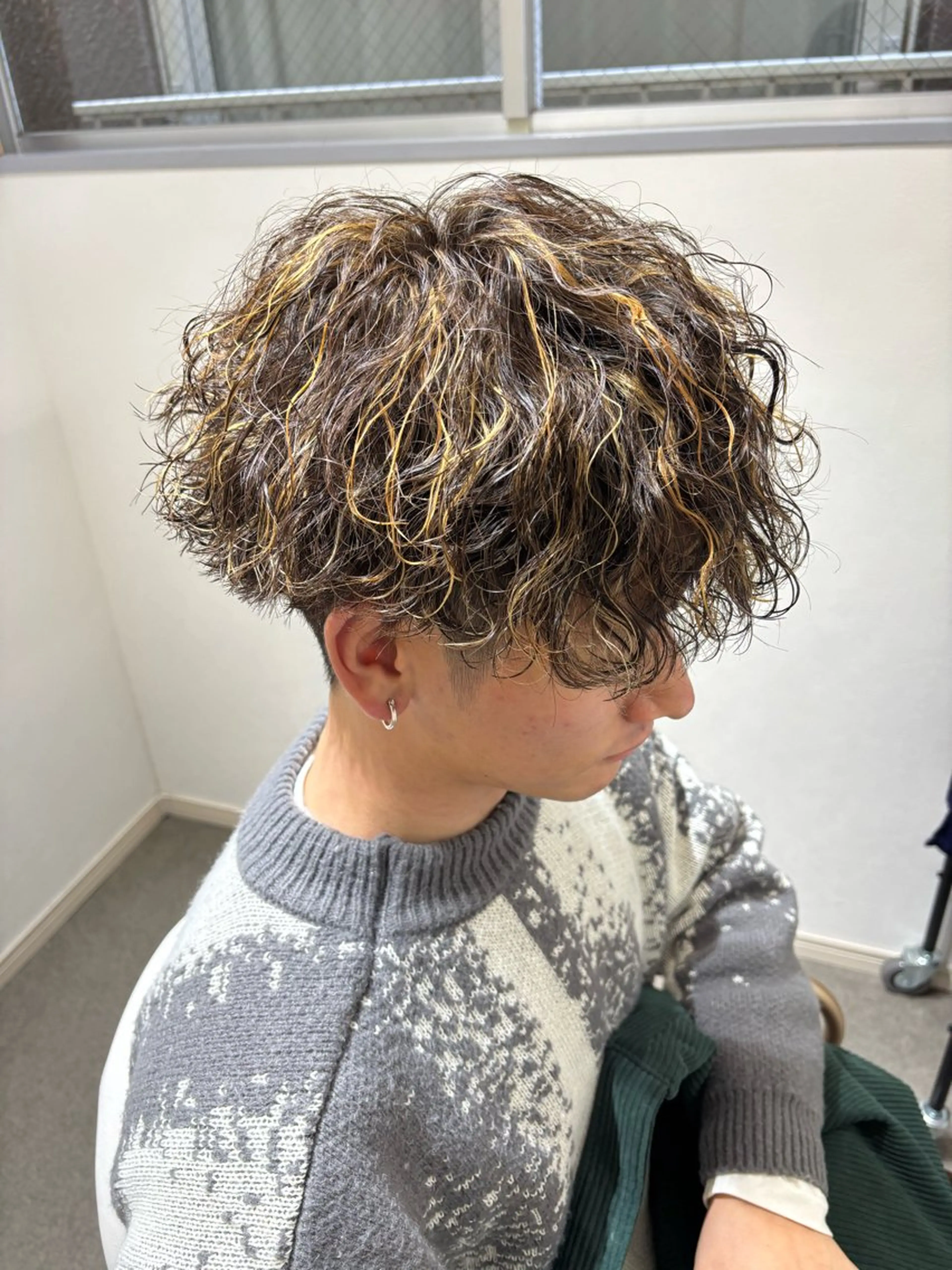 カラー パーマ メンズ メンズハイライト メンズパーマ ハイライトカラー カット ヘアカラー トリートメント 髪質改善美容室bokuno町田店所属・メンズ＆髪質改善縮毛 矯正【平山🔥拓哉】のヘアスタイル