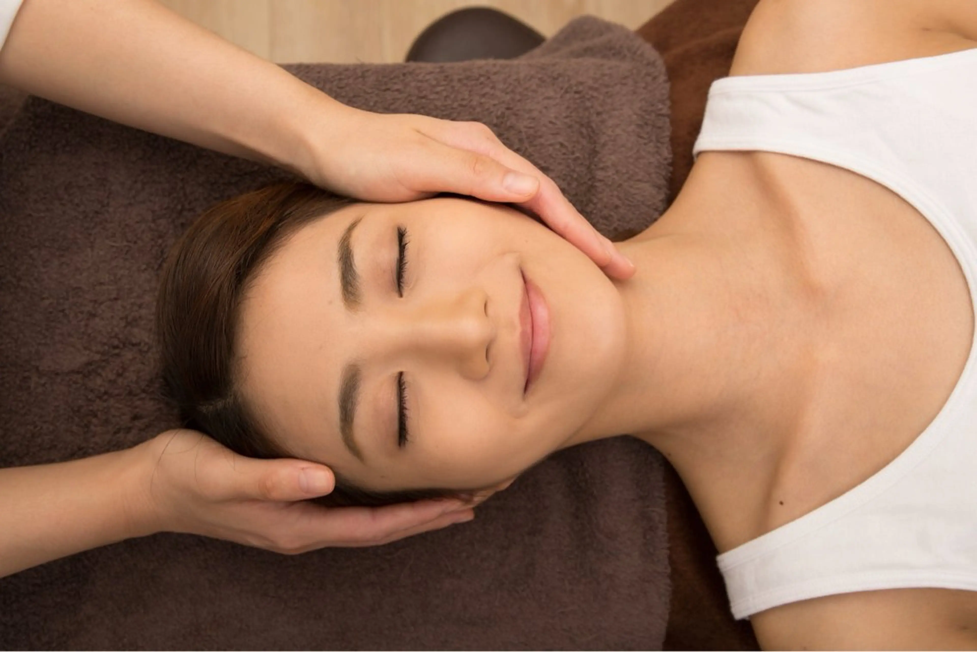 【プラズマフェイシャル】リンパマッサージ+高濃度美容液導入の写真