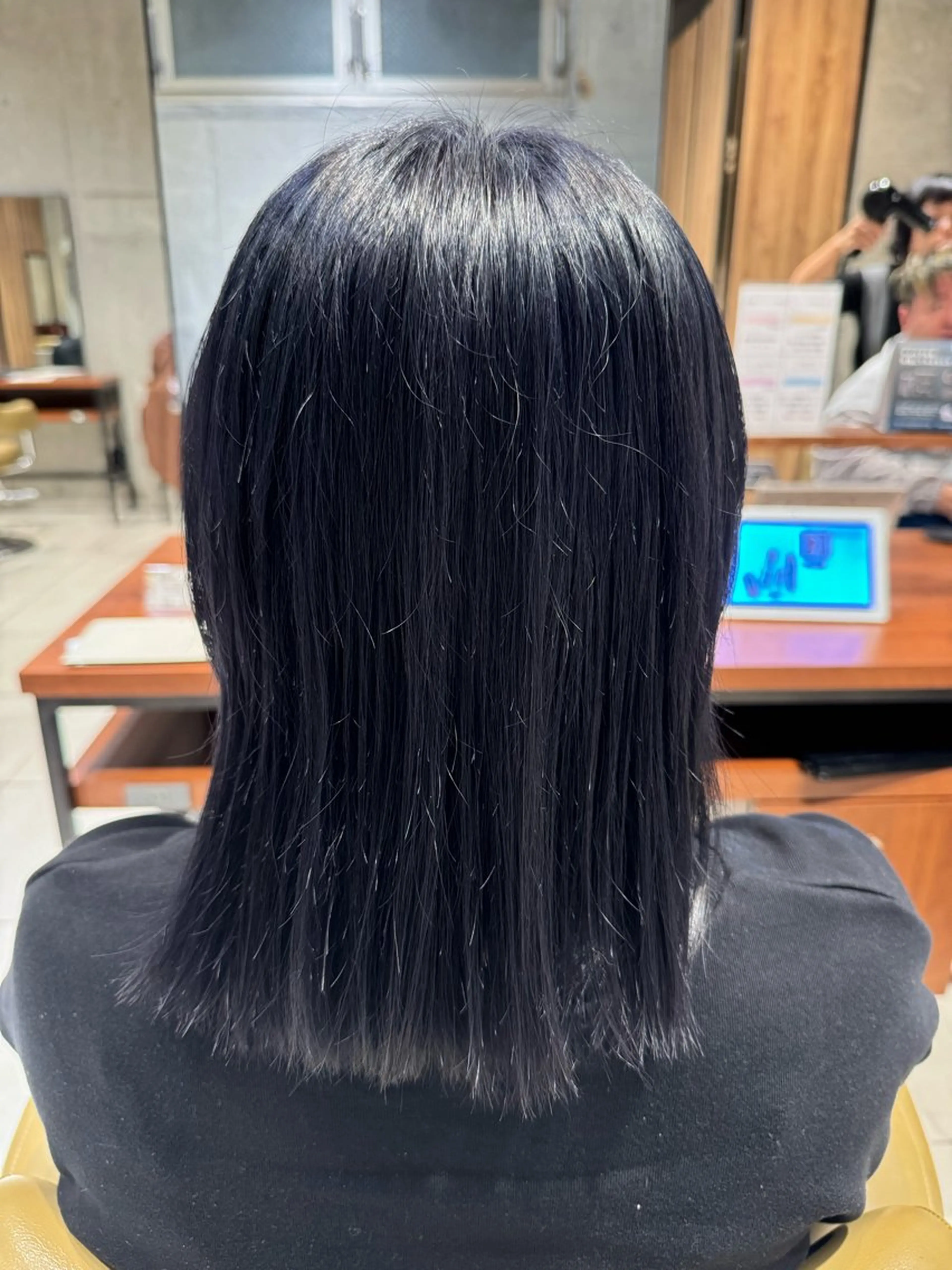 カラー ブリーチ ヘアカラー トリートメント 艶カラー 梨菜💜のヘアスタイル