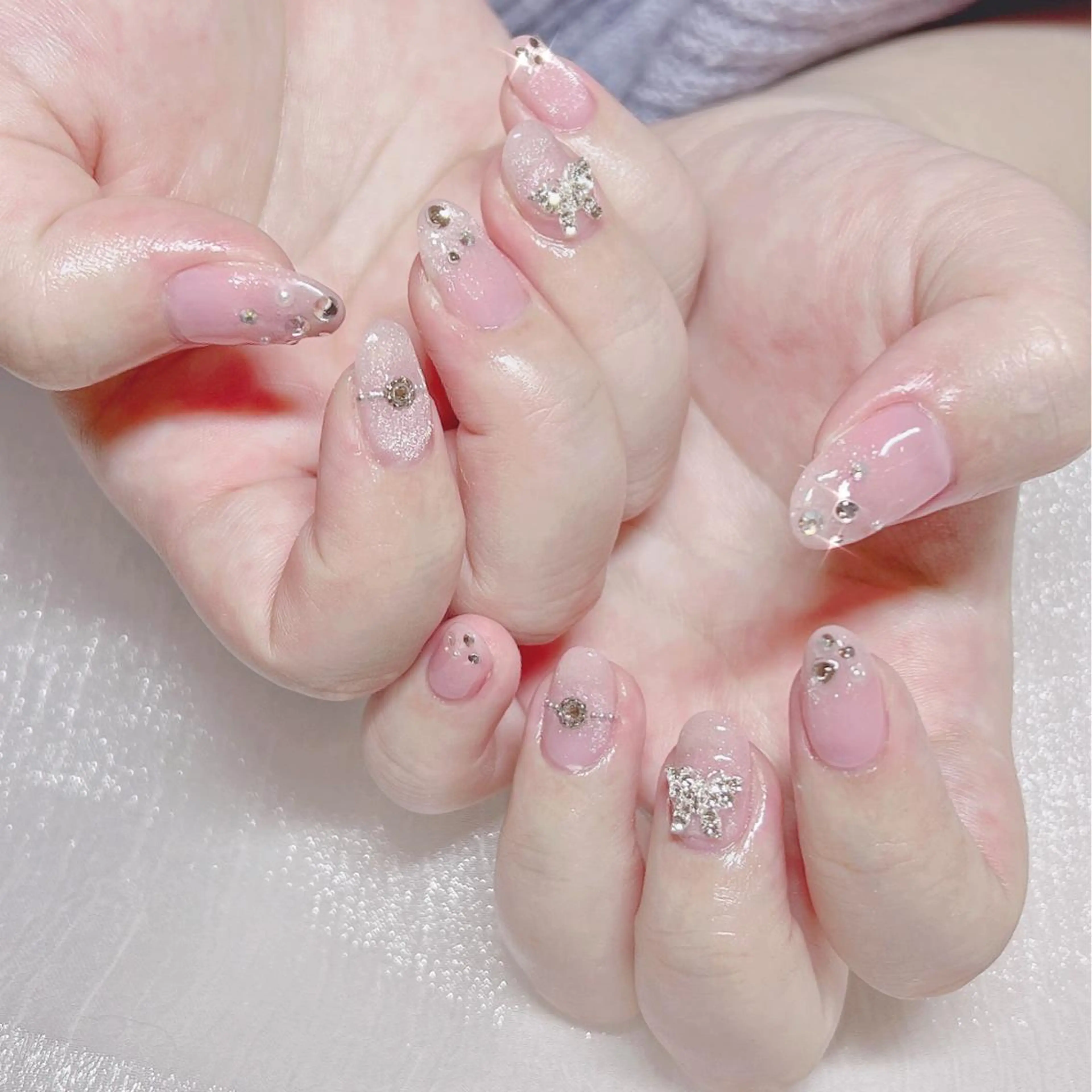 ネイル オーロラネイル フットネイル フレンチネイル ジェルネイル 韓国ネイル ハンドネイル ハンドケア 【ENサロン】 Rei🎀Nailのネイルデザイン