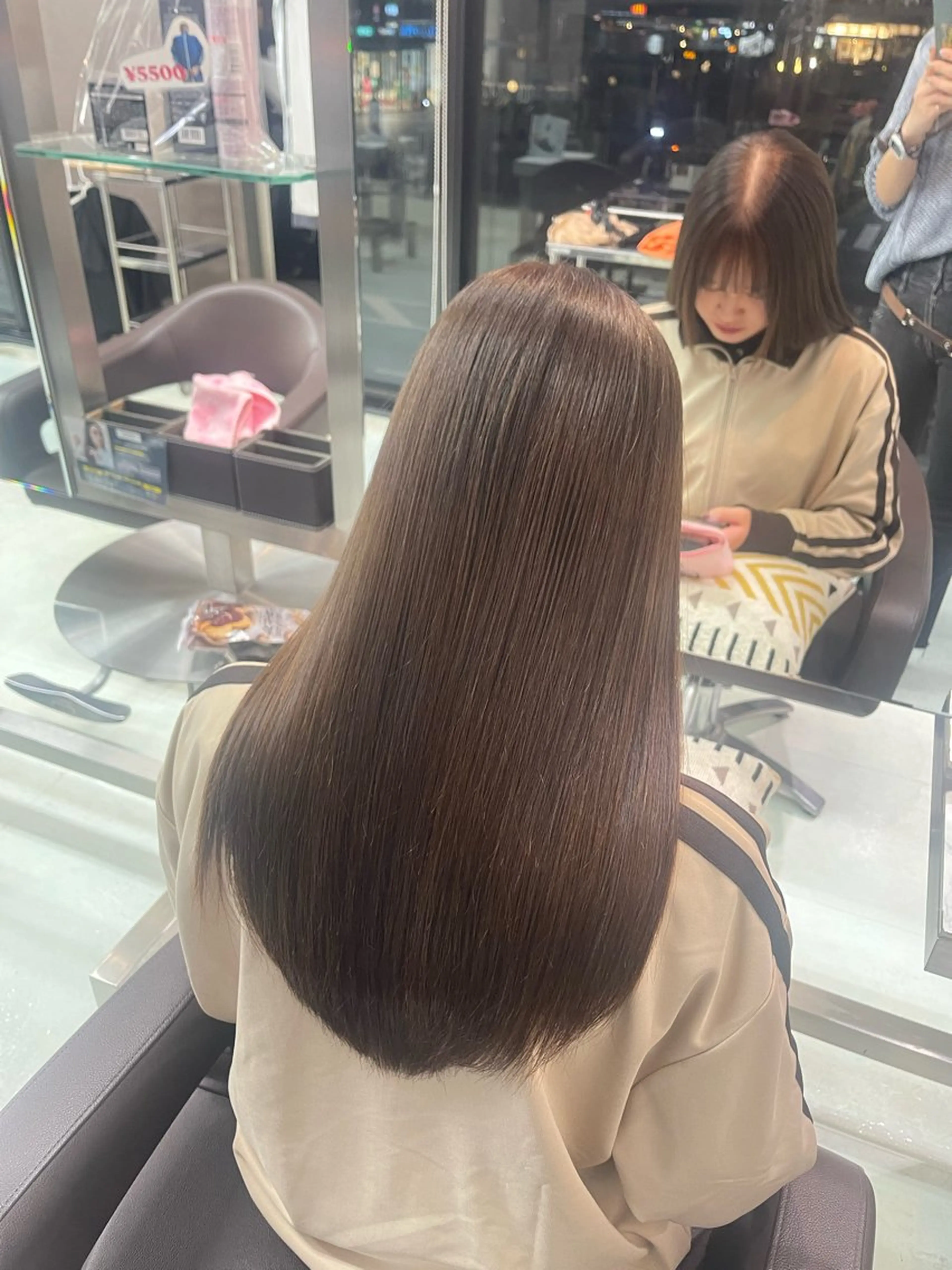 ロング カラー ベージュカラー オリーブベージュ ヘアーメイクWILL 西宮店所属・WILL西宮 藤原 佳奈/髪質改善/艶髪のヘアスタイル