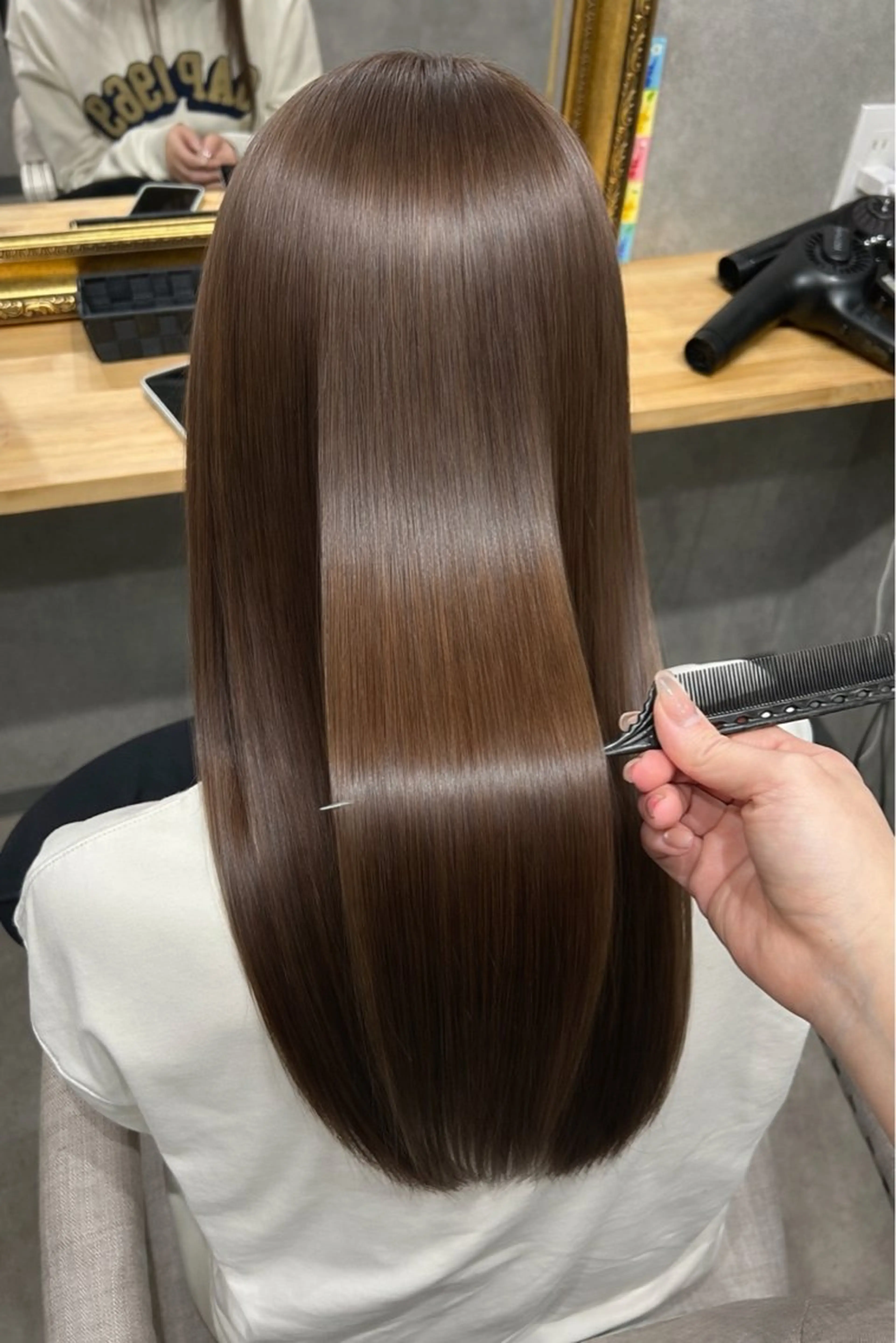 ロング カラー ブリーチ ブラウンカラー チョコレートブラウン 透明感カラー ブリーチなしカラー ヘアカラー トリートメント ミルクティー職人× HIROSEのヘアスタイル