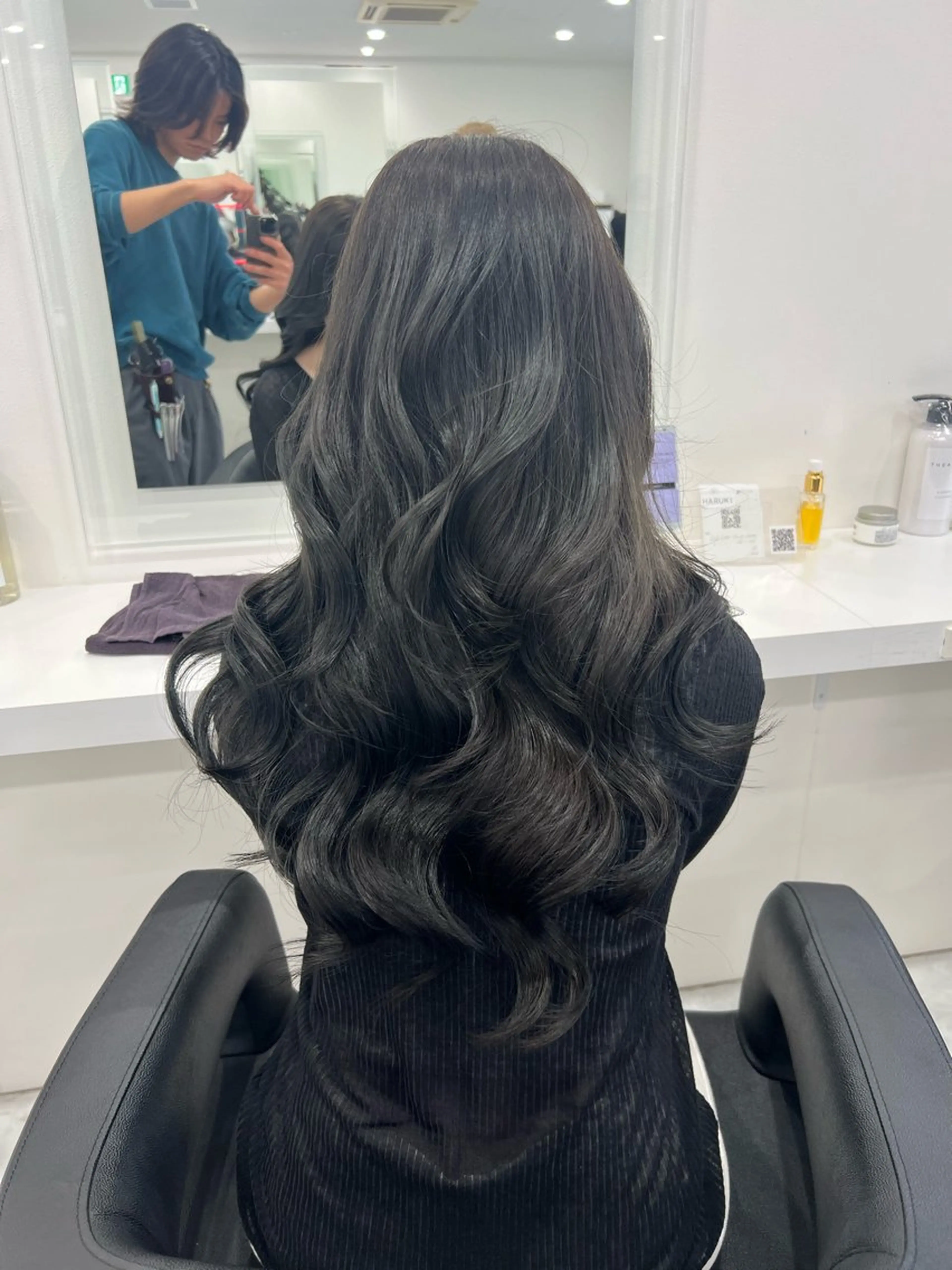 ロング カラー オリーブカラー🫒 レイヤーカット✂︎のヘアスタイル