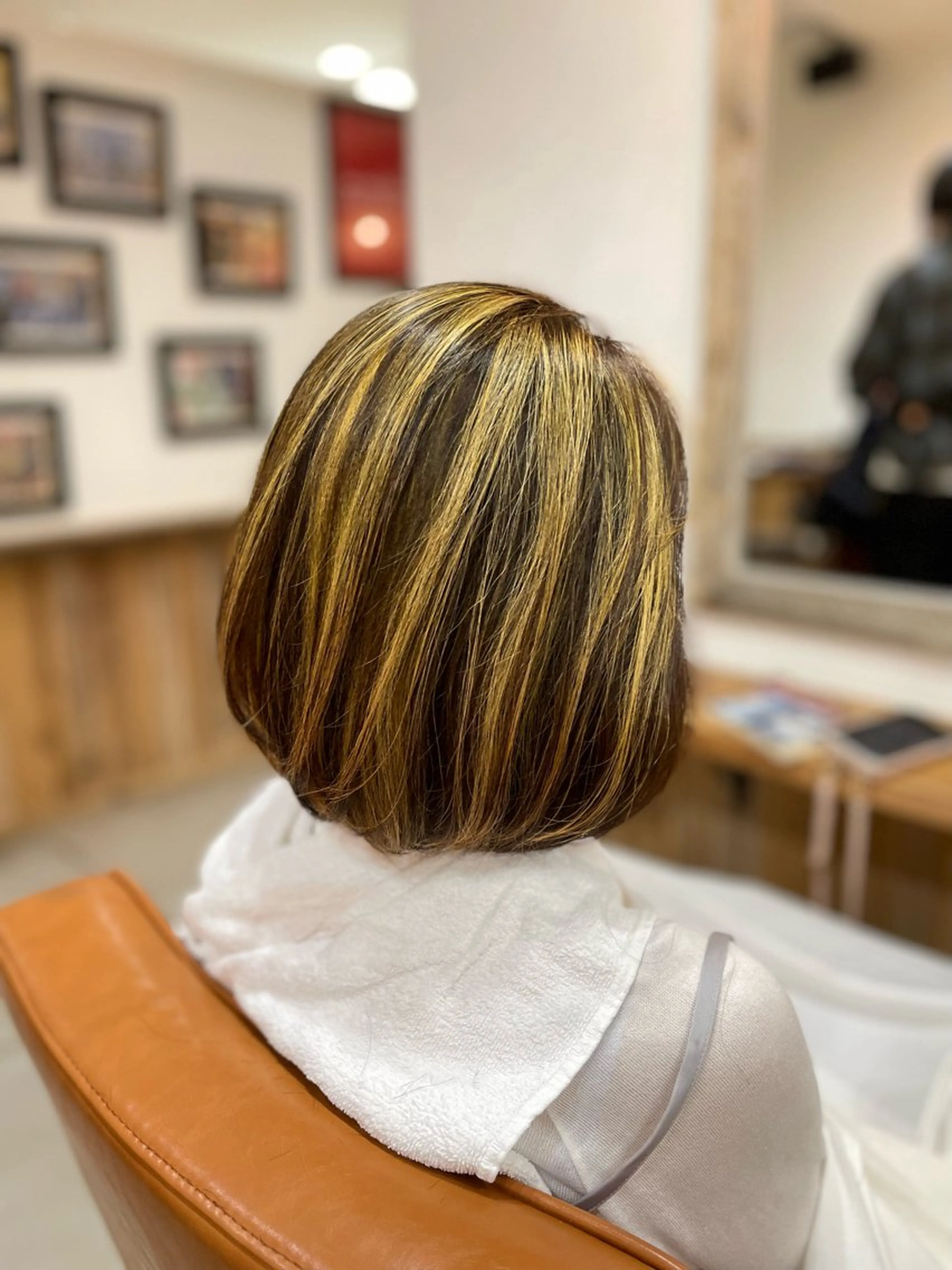 ミディアム ヘアカラー Kana .のヘアスタイル