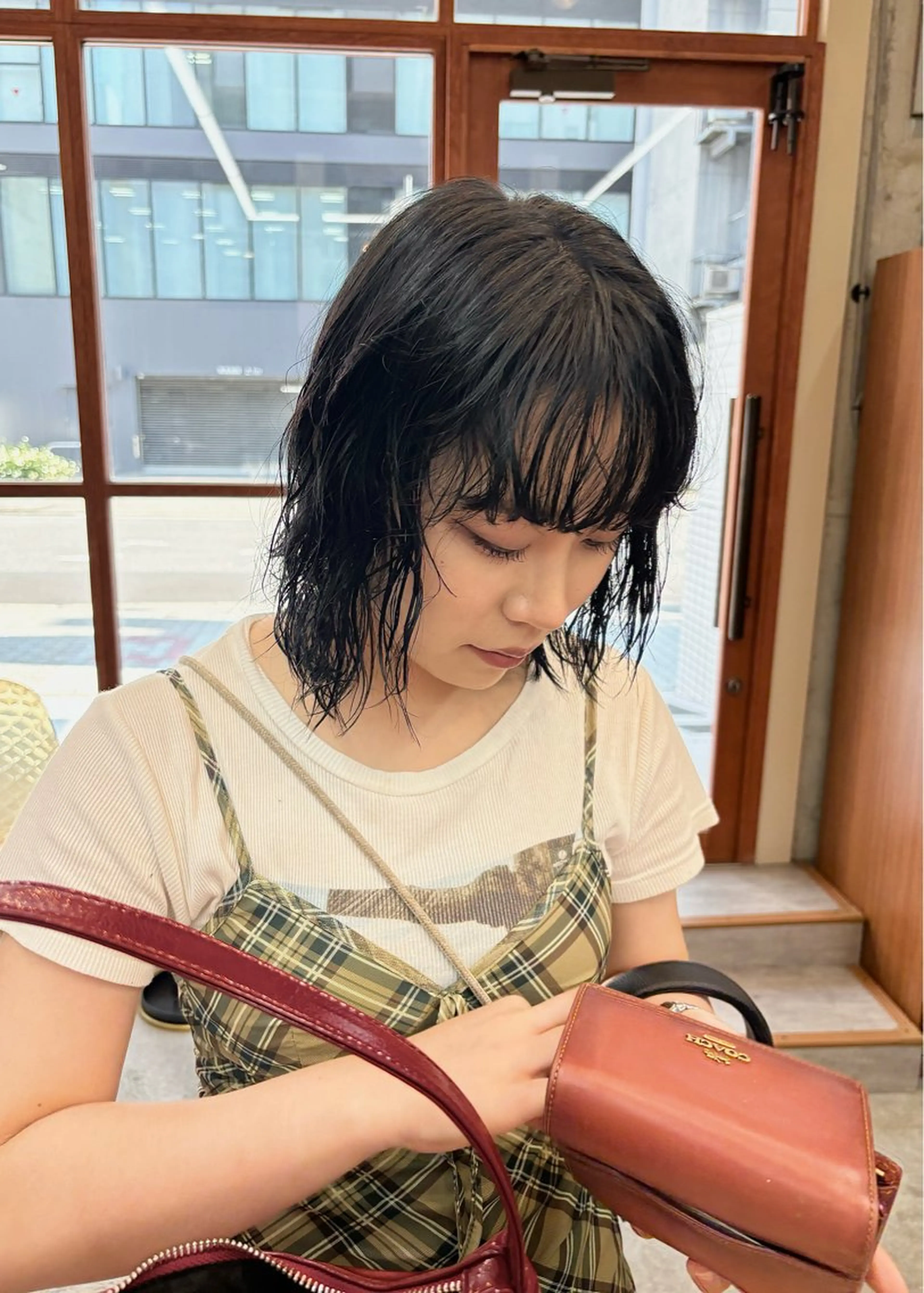 セミロング カラー 黒髪 ブルーカラー ブルーブラック オクダアキホ /似合わせカット✁のヘアスタイル