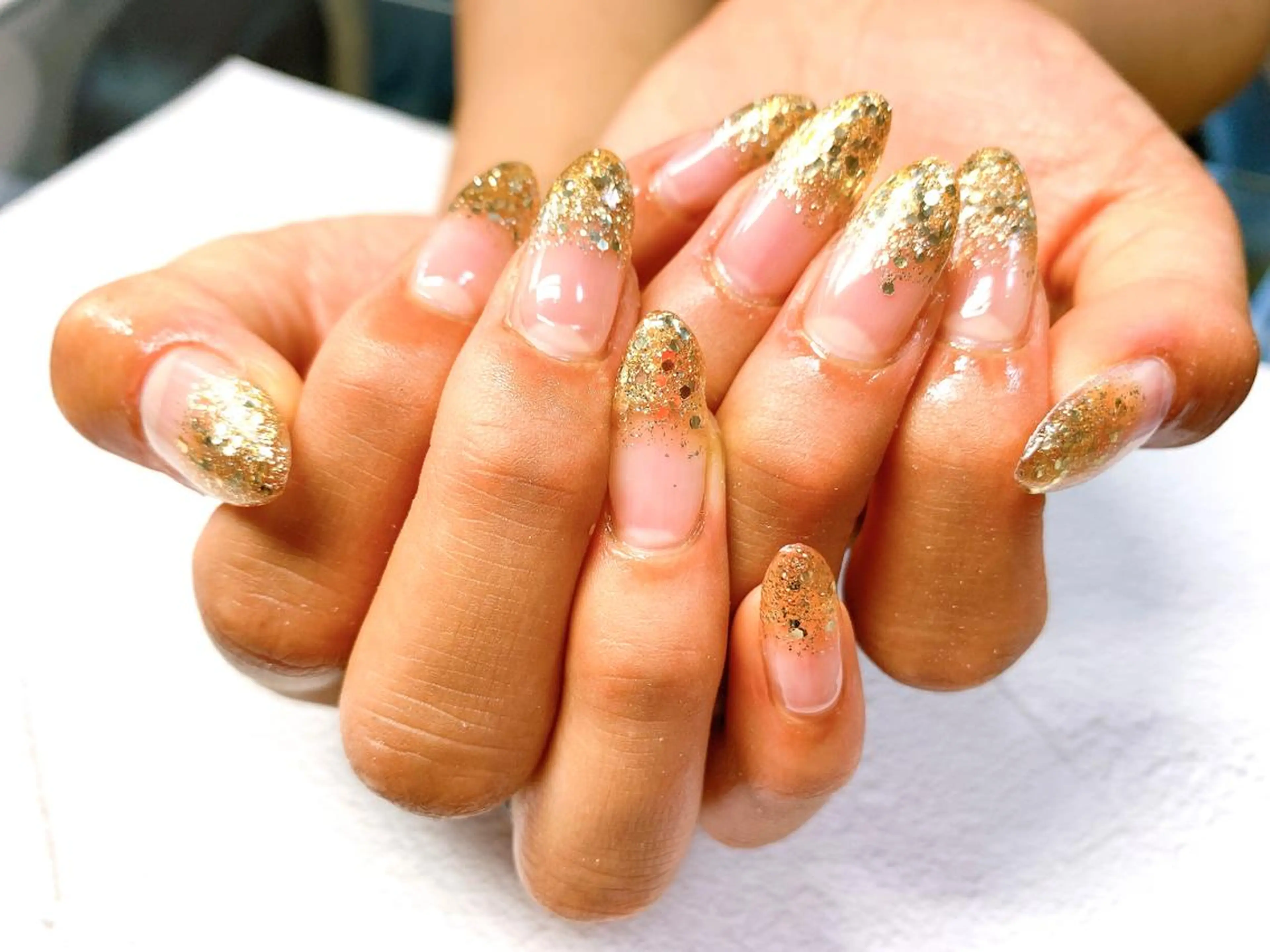 ネイル 長さ出し ゴールド グラデーション ラメ(グリッター) ラメグラデーション ハンドネイル 痩身/脱毛/ネイル HARUKAのエステ・リラクイメージ