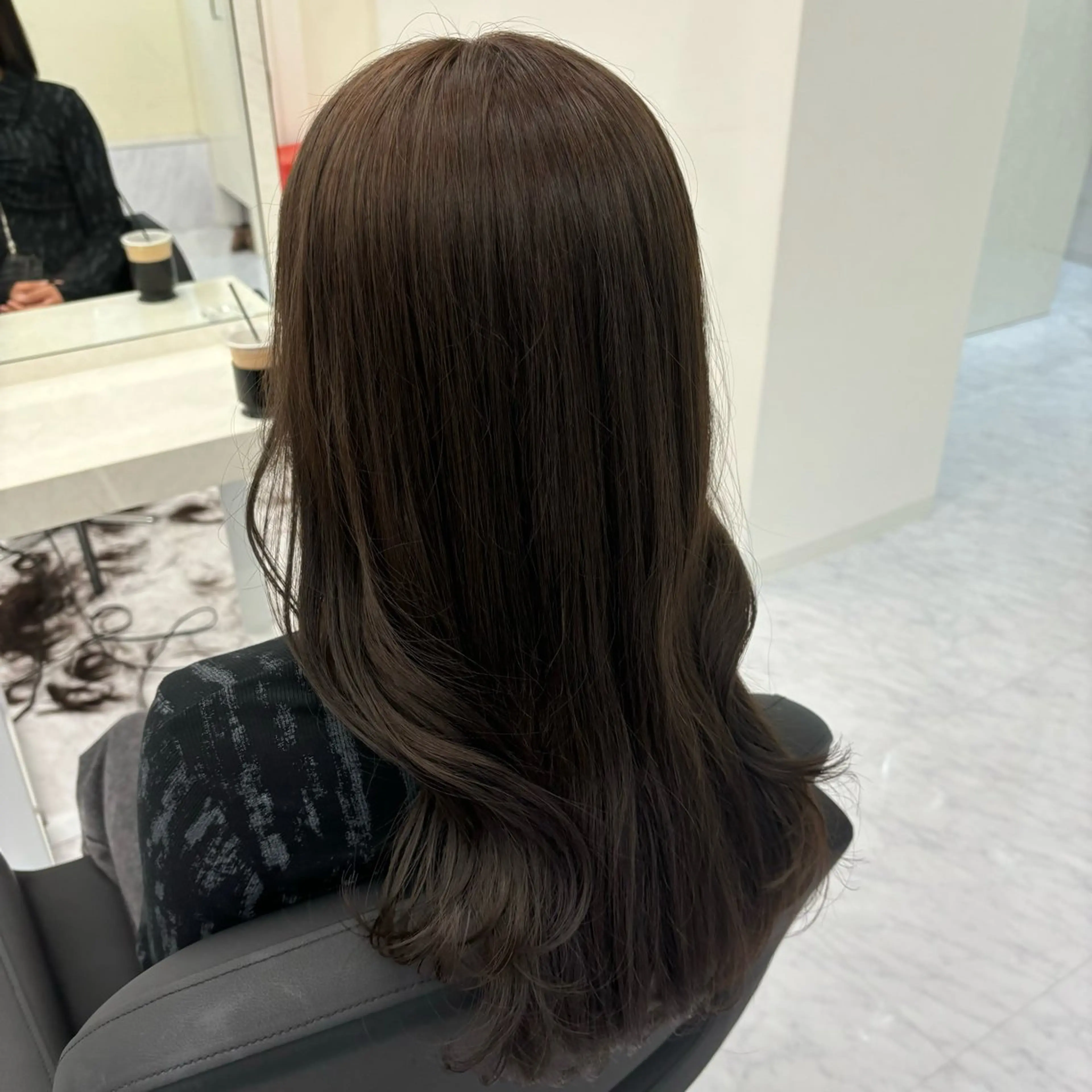 ロング カラー ベージュカラー オリーブベージュ 🎀レイヤー×透明感 カラー🎀Ayanoのヘアスタイル