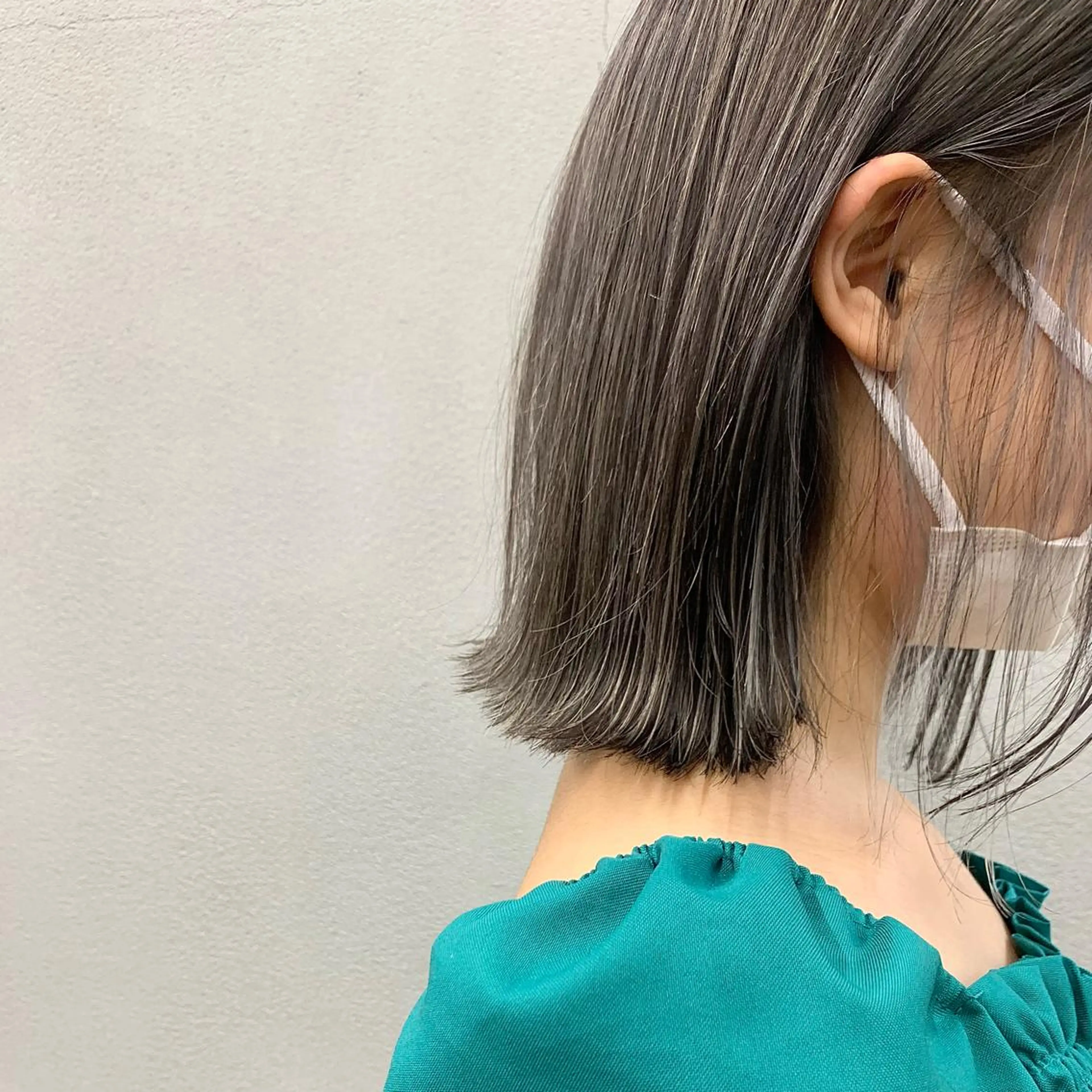 ショート カラー ハイライトカラー シルバー ハイライト 🌱小顔魅せカット 透明感カラー/泉綺のヘアスタイル