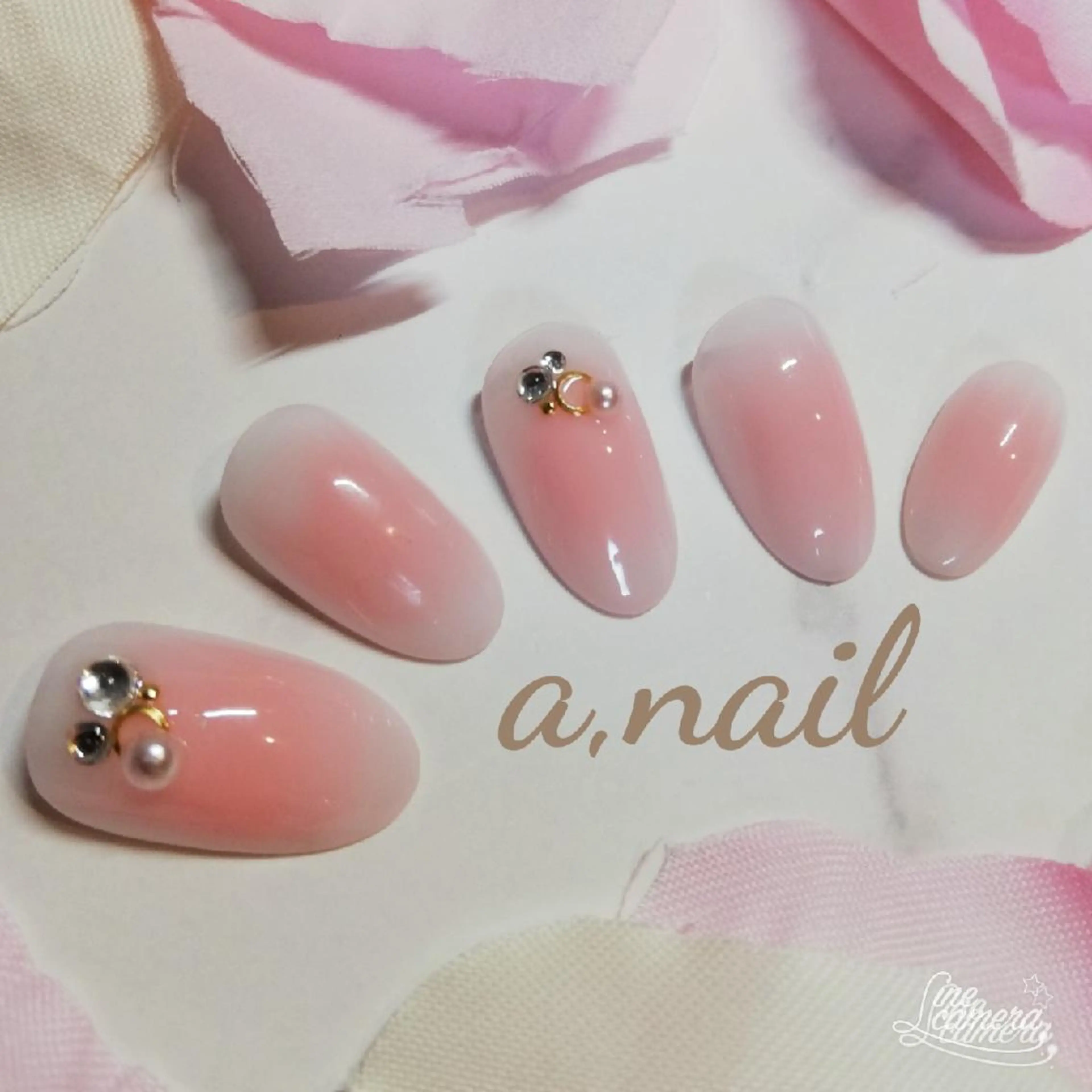 ネイル ストーンネイル ネイルサロン エーネイルのネイルデザイン