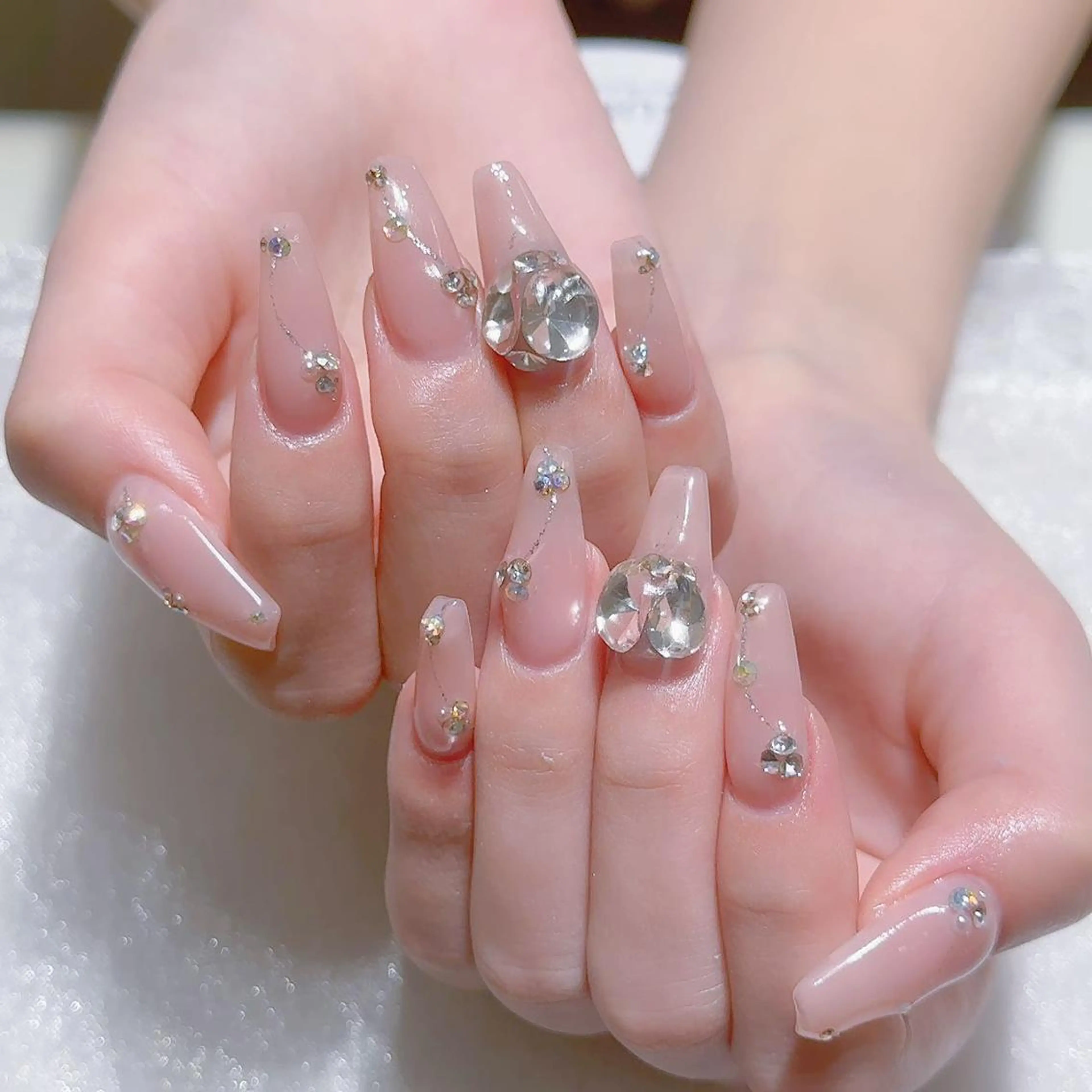 ネイル ハンドネイル Queens テイのネイルデザイン