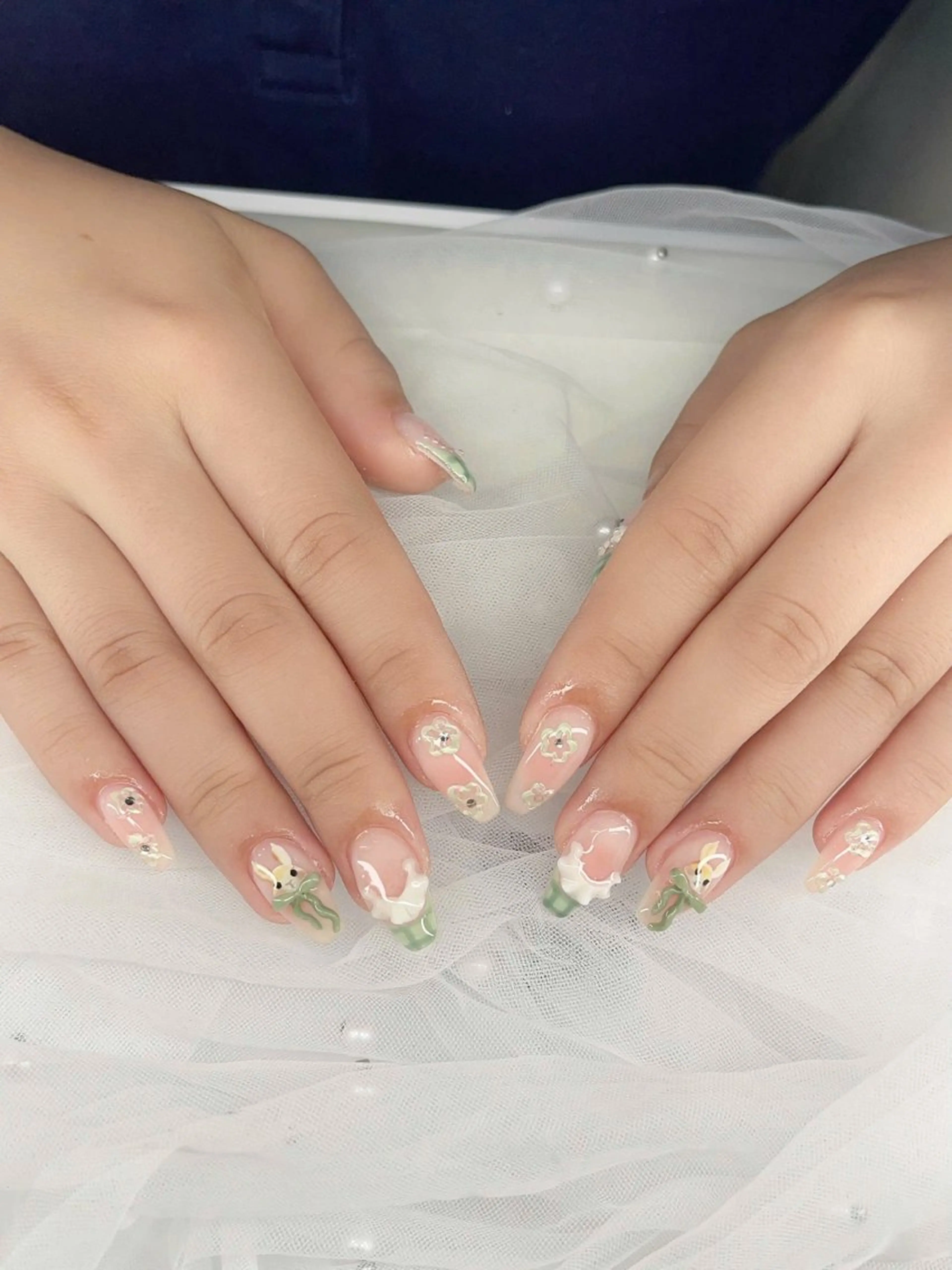 ネイル アニマル柄 オーロラネイル チークネイル フラッシュネイル ジェルネイル Lina nail所属・Luna 池袋のネイルデザイン