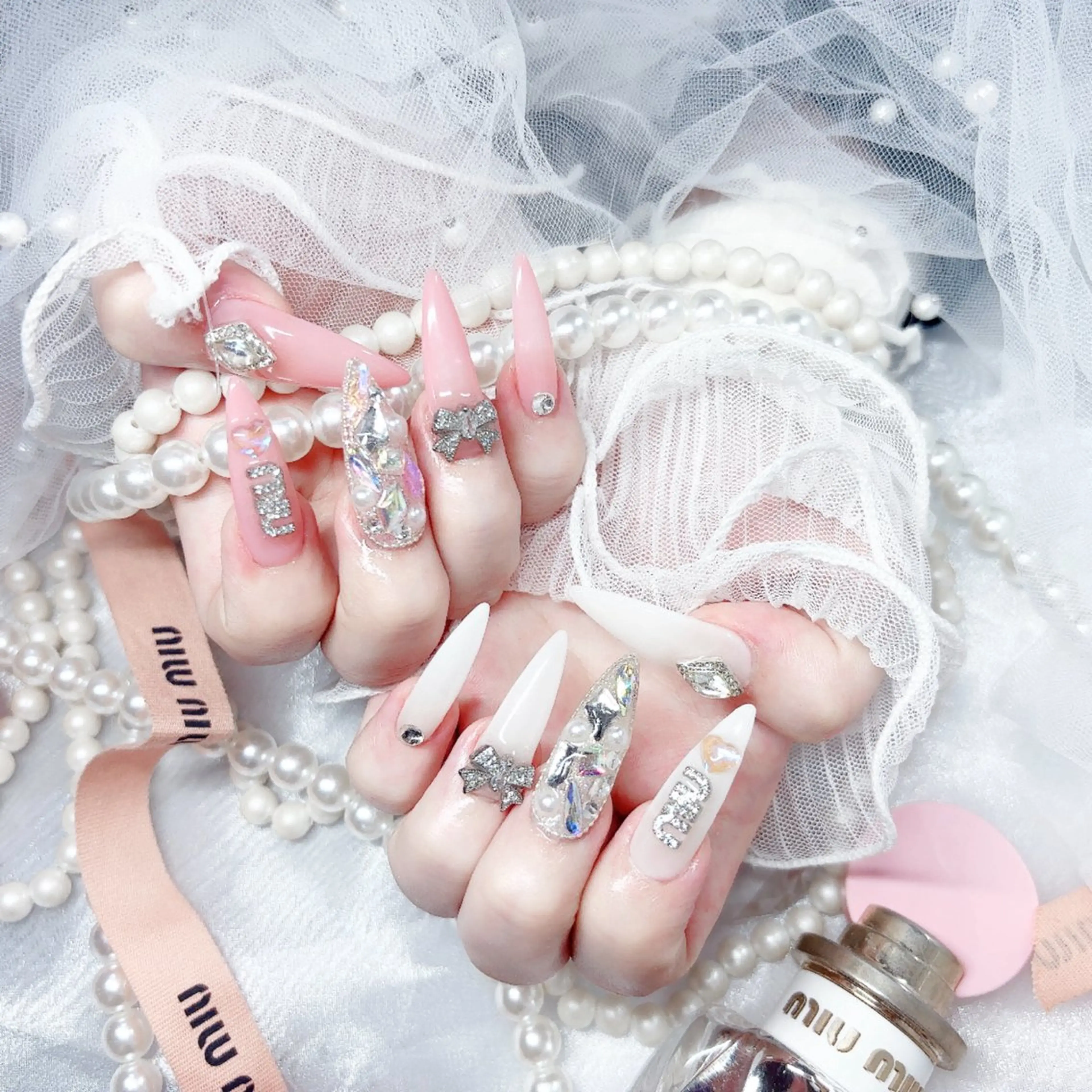 ネイル オーロラネイル 成人式 フットネイル 韓国ネイル ロングネイル Yudia🦋 azuのネイルデザイン