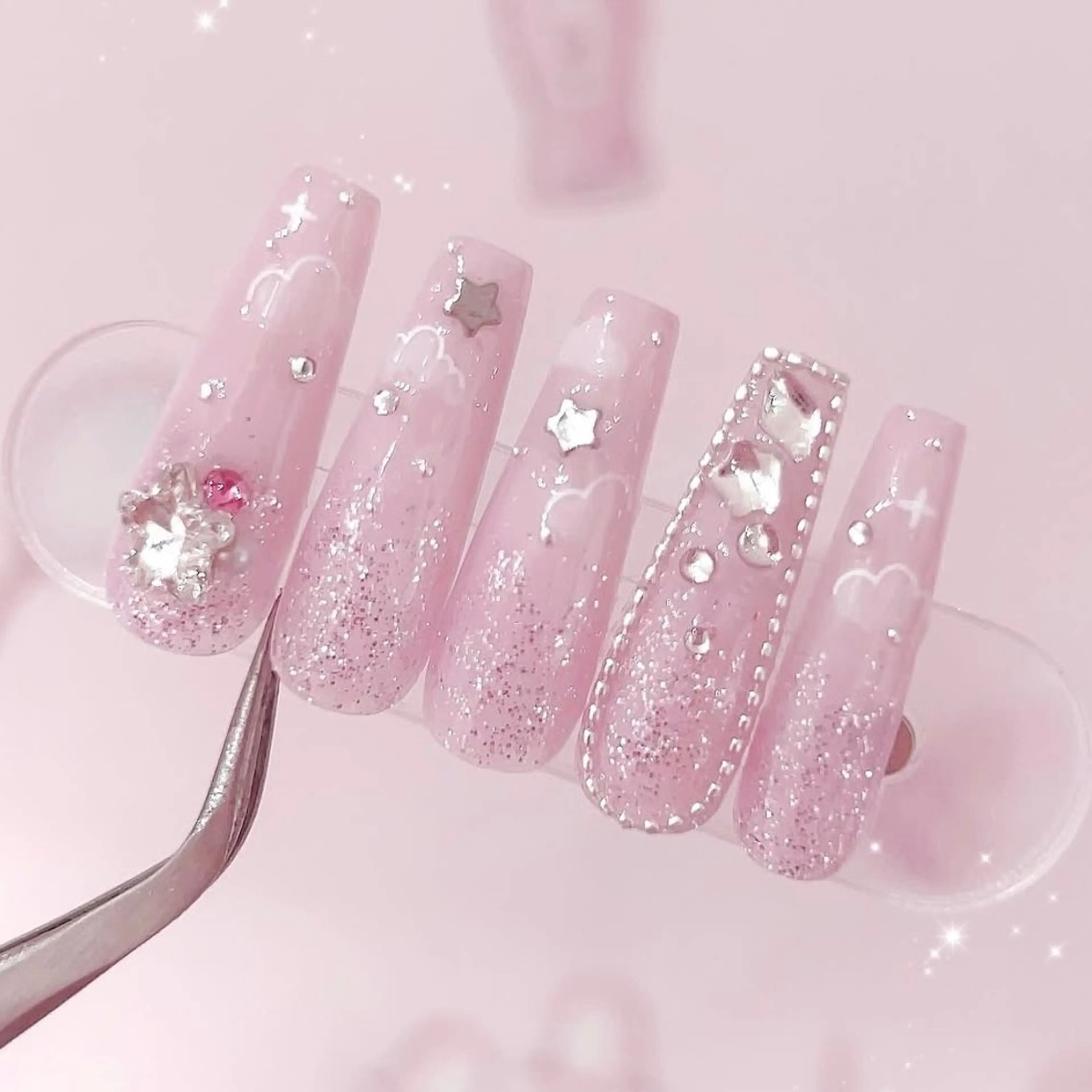 ネイル nailsalon Miss Shirley所属・Miss Shirley新宿のネイルデザイン