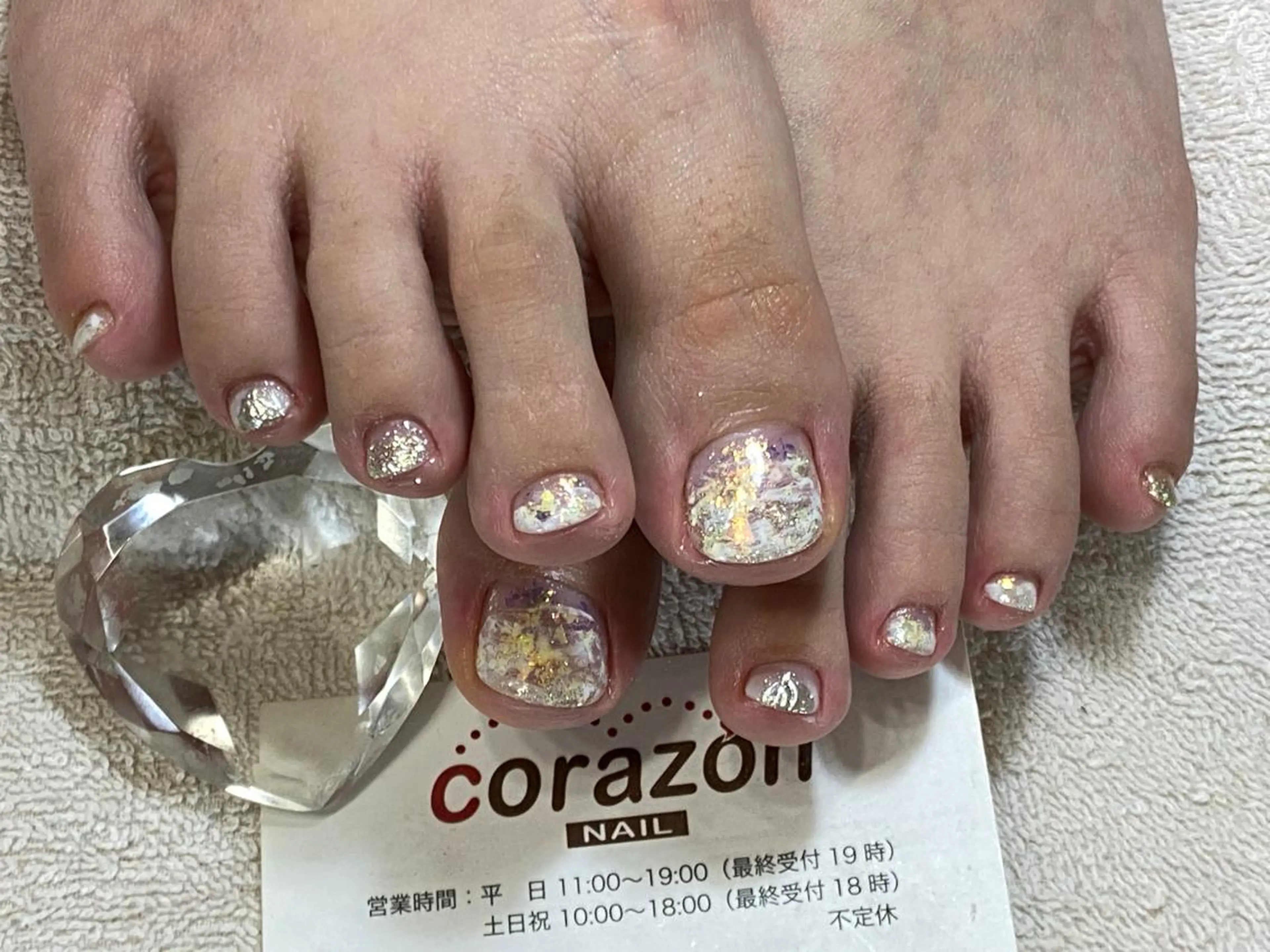 ネイル オーロラネイル クリアネイル フットネイル キラキラネイル ラメ(グリッター) フットネイル corazon所属・ネイリスト aicoのネイルデザイン