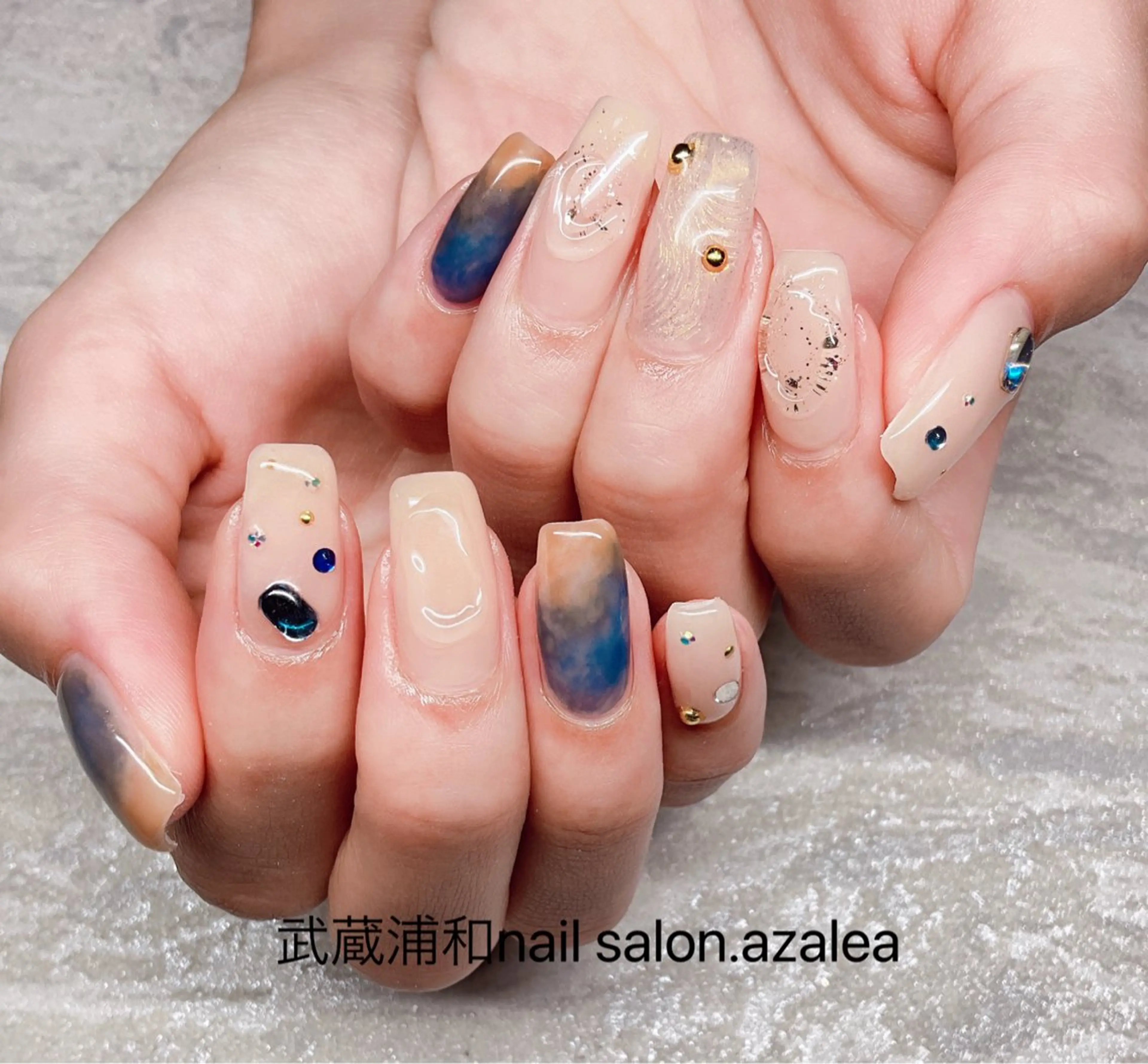 ネイル ハンドネイル R inのネイルデザイン