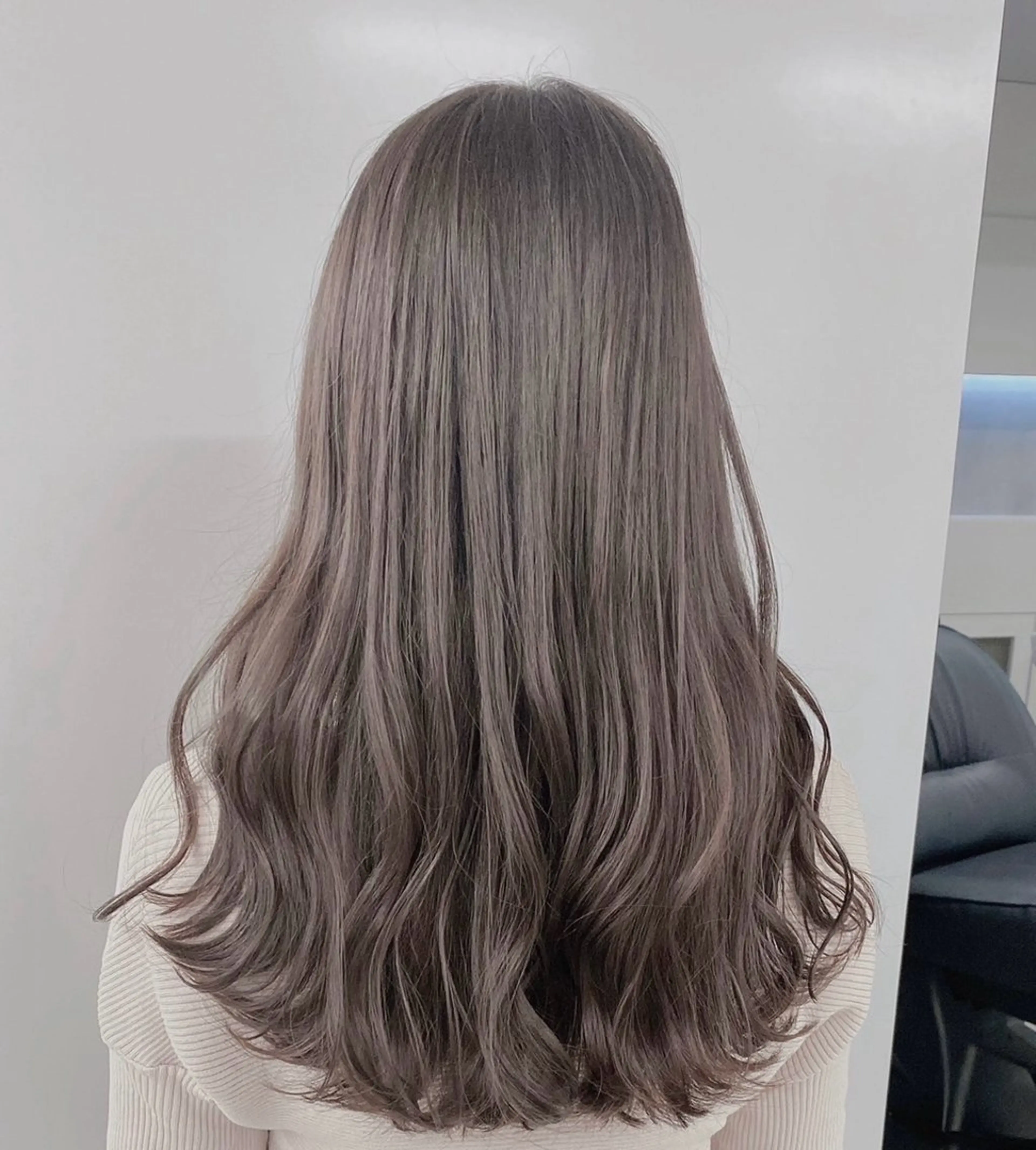 ロング カラー 透明感カラー グレージュ/あいのヘアスタイル