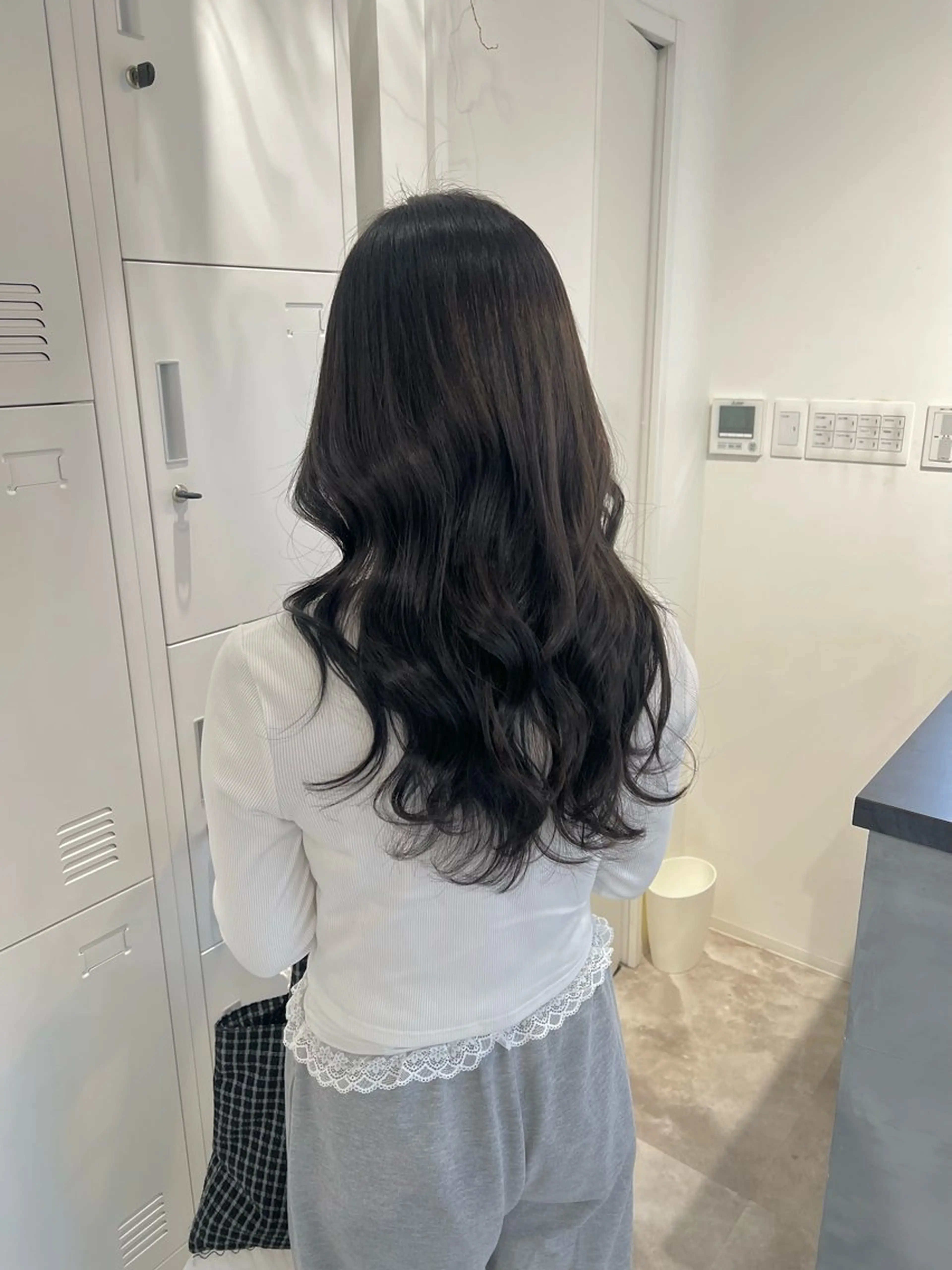 ロング カラー 透明感カラー ヘアカラー トリートメント 黒阪 なみのヘアスタイル