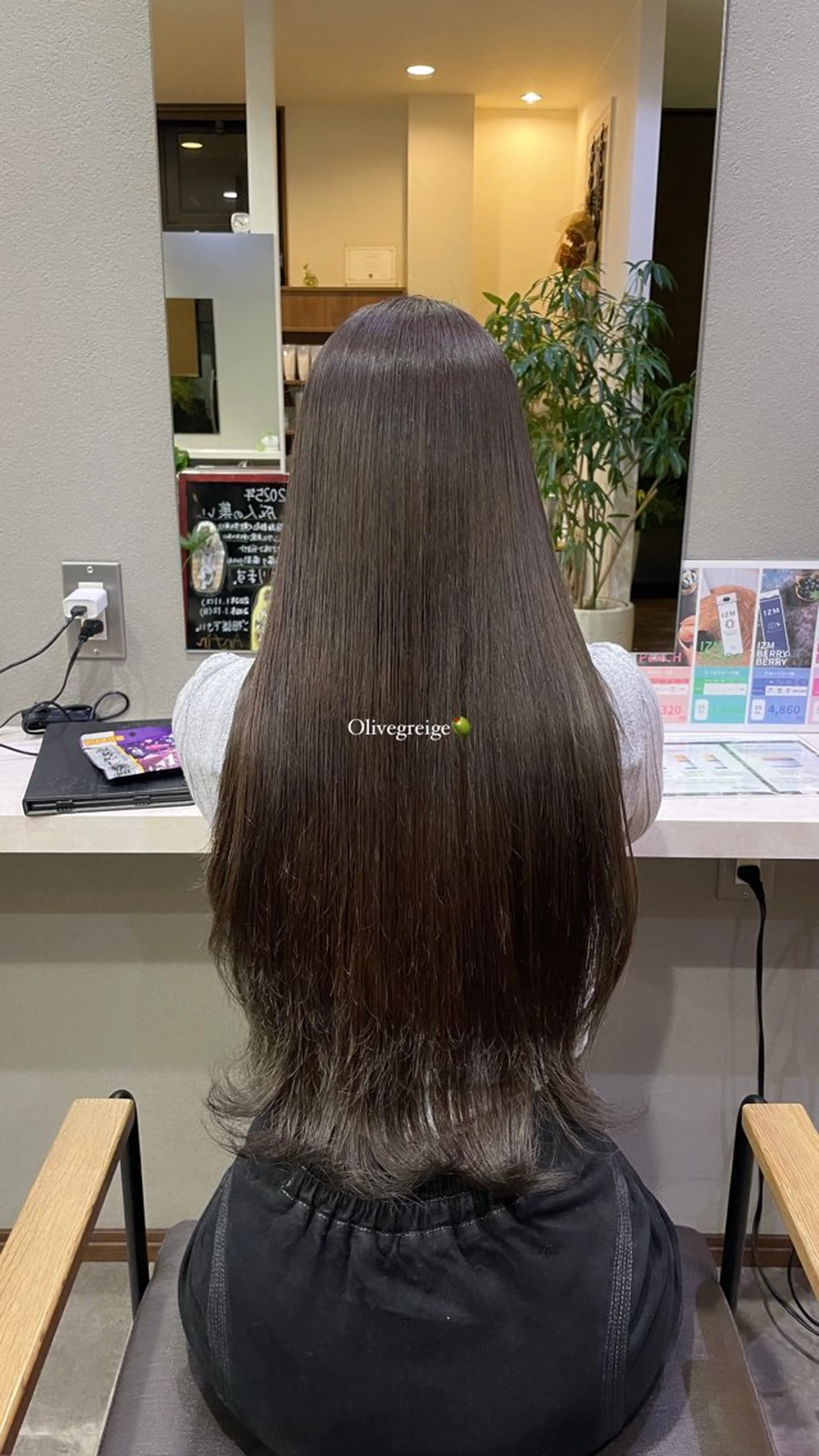 ロング カラー ブリーチ 縮毛矯正 ヘアカラー サクマ マナミ🎀のヘアスタイル