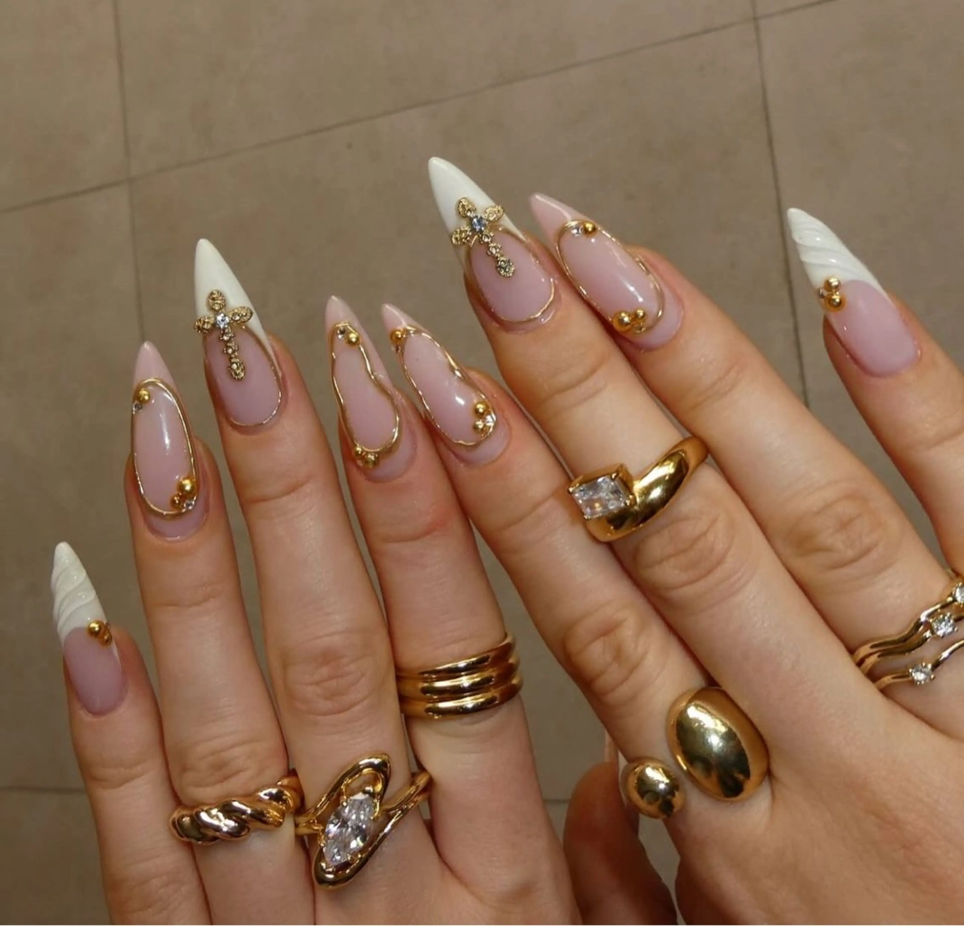 ネイル アートネイル フラワーネイル フレンチネイル ジェルネイル グラデーション ハンドネイル Ryunail所属・Ryu Nail NekoChanのネイルデザイン