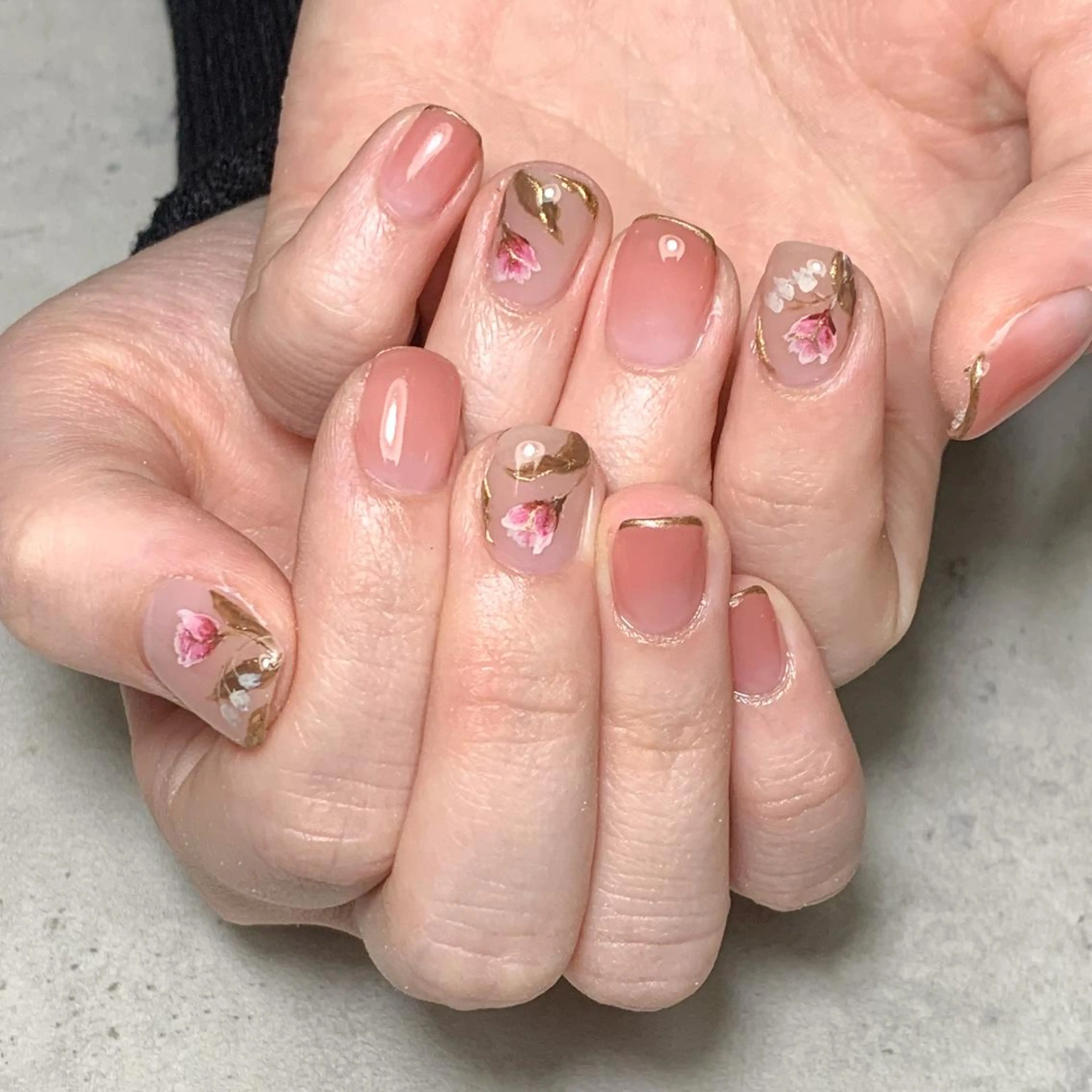 ネイル atelier　FIORITURA所属・FIORITURA aiのネイルデザイン