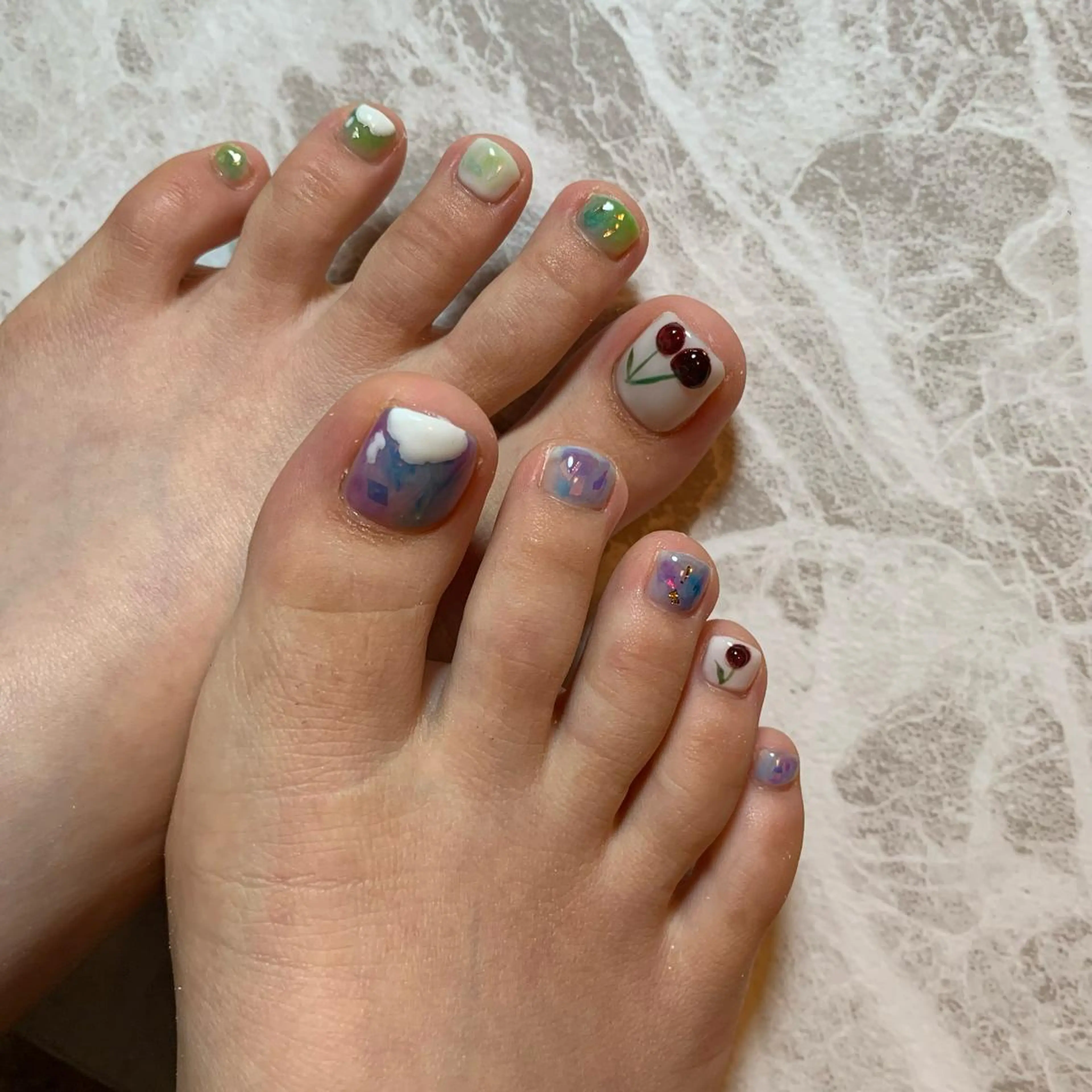 ネイル repos~ルポ~所属・里見 麗のネイルデザイン