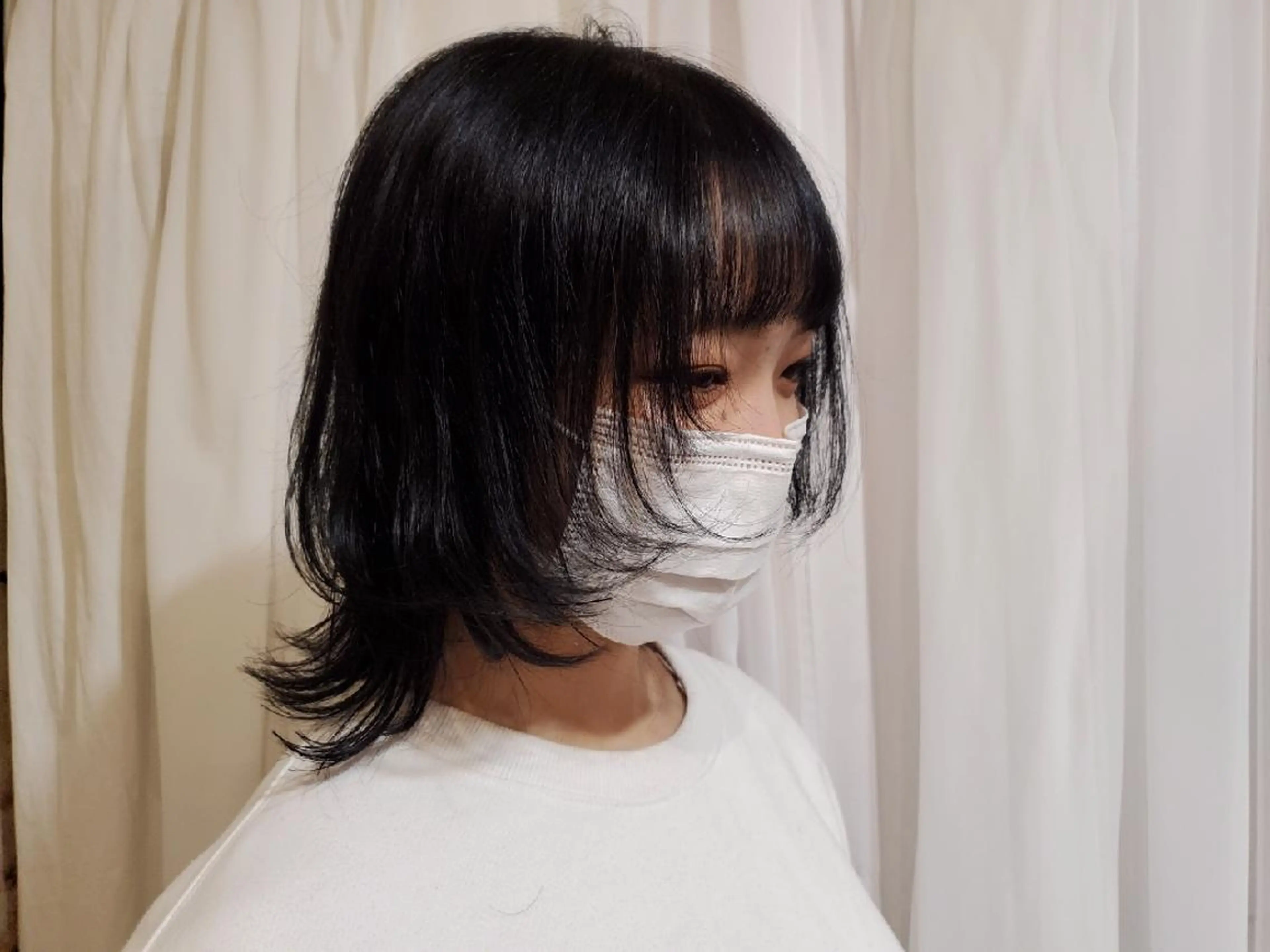 ミディアム カット ヘアカラー パ ルのヘアスタイル