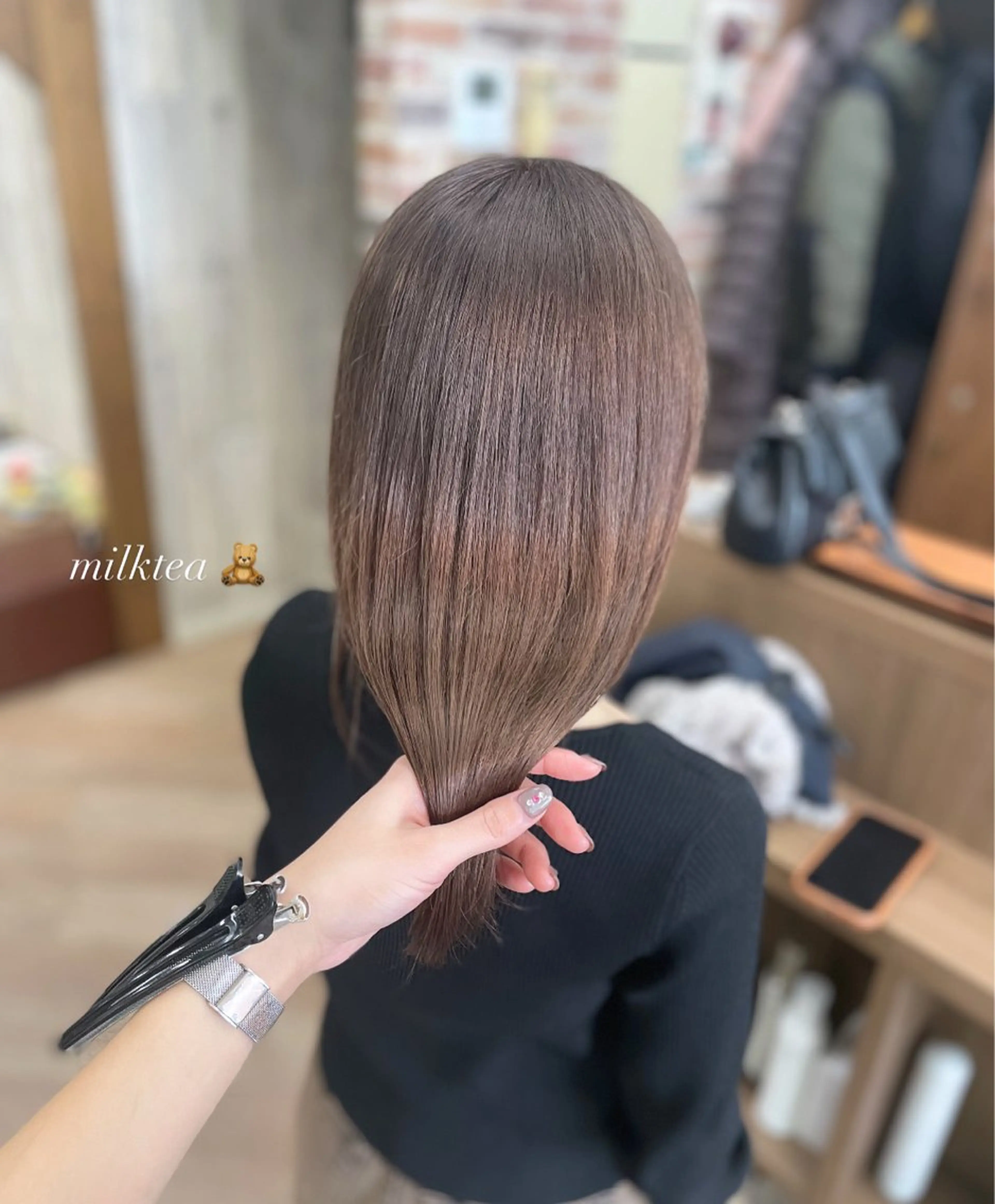 ロング カラー 透明感カラー シミズ カエデ🍁のヘアスタイル