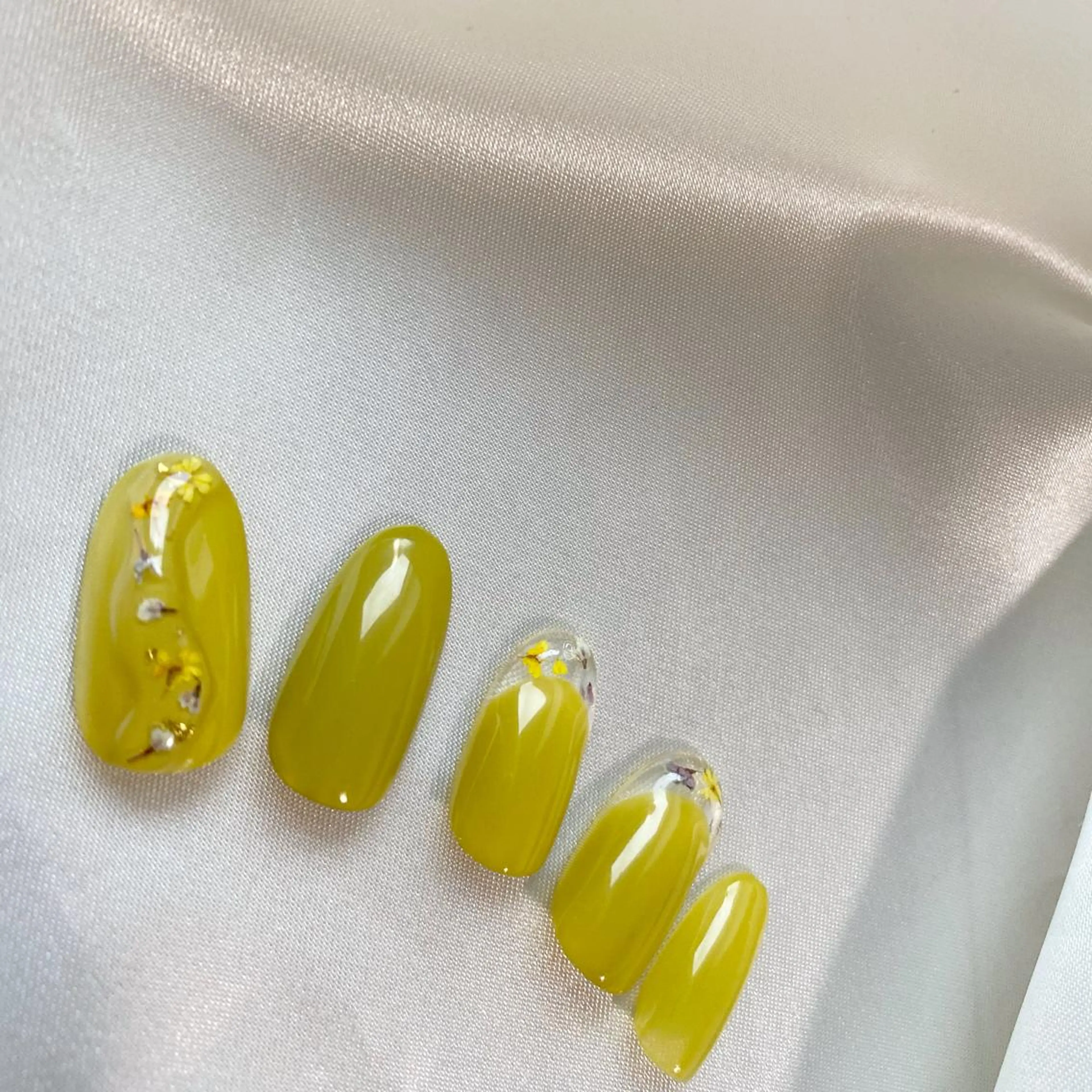 ネイル ニュアンスネイル ハンドネイル ハンドケア loulou   _nail所属・葛西 知佳のネイルデザイン