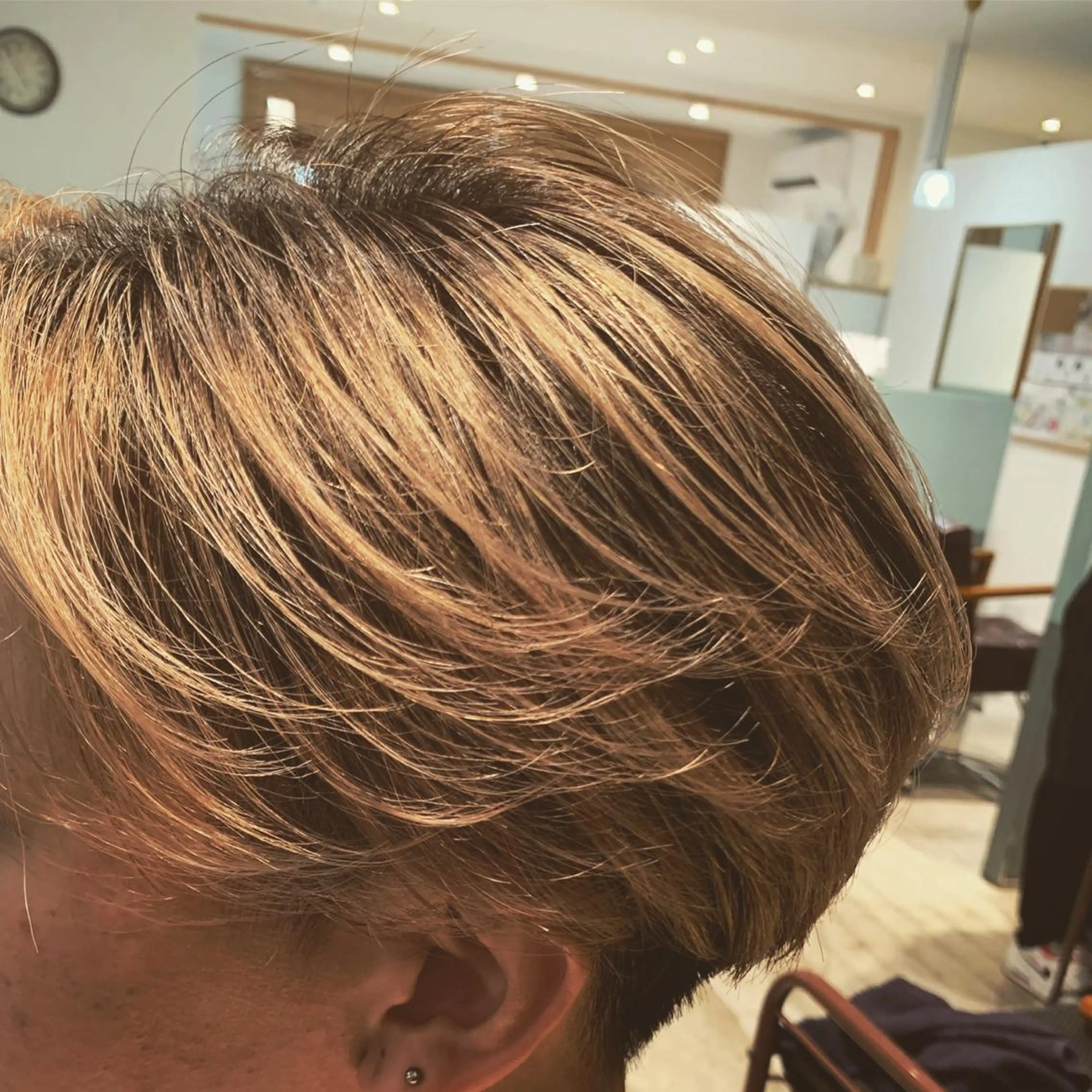 ミディアム カラー メンズ メンズバレイヤージュ バレイヤージュ レイヤーカット カット ヘアカラー hair made core所属・メンズスタイル 櫻井康太のヘアスタイル