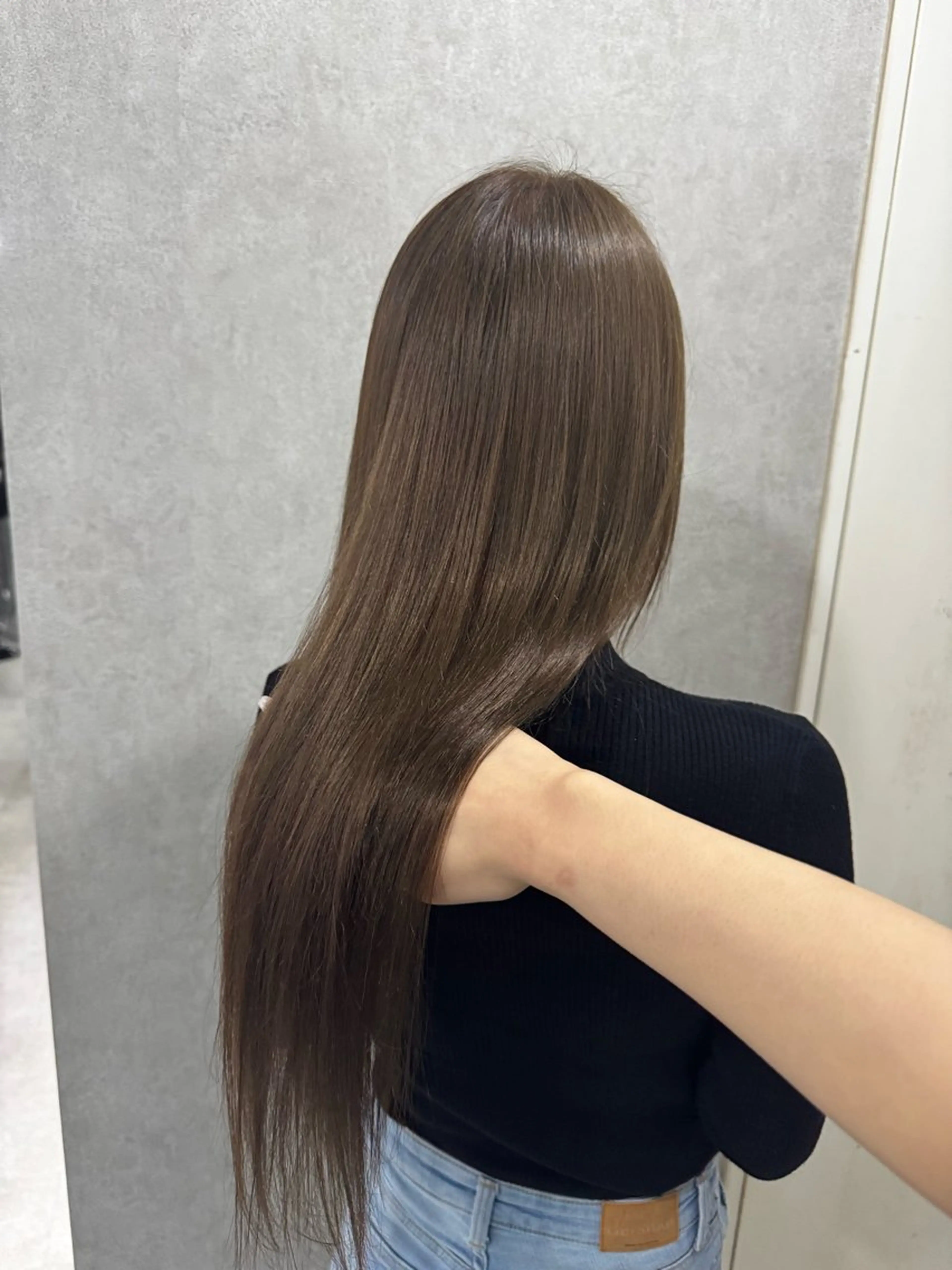 ロング カラー アッシュ アッシュブラウン ベージュカラー 黒髪 ブリーチ 赤み無し柔らかカラー 【梅田】madokaのヘアスタイル