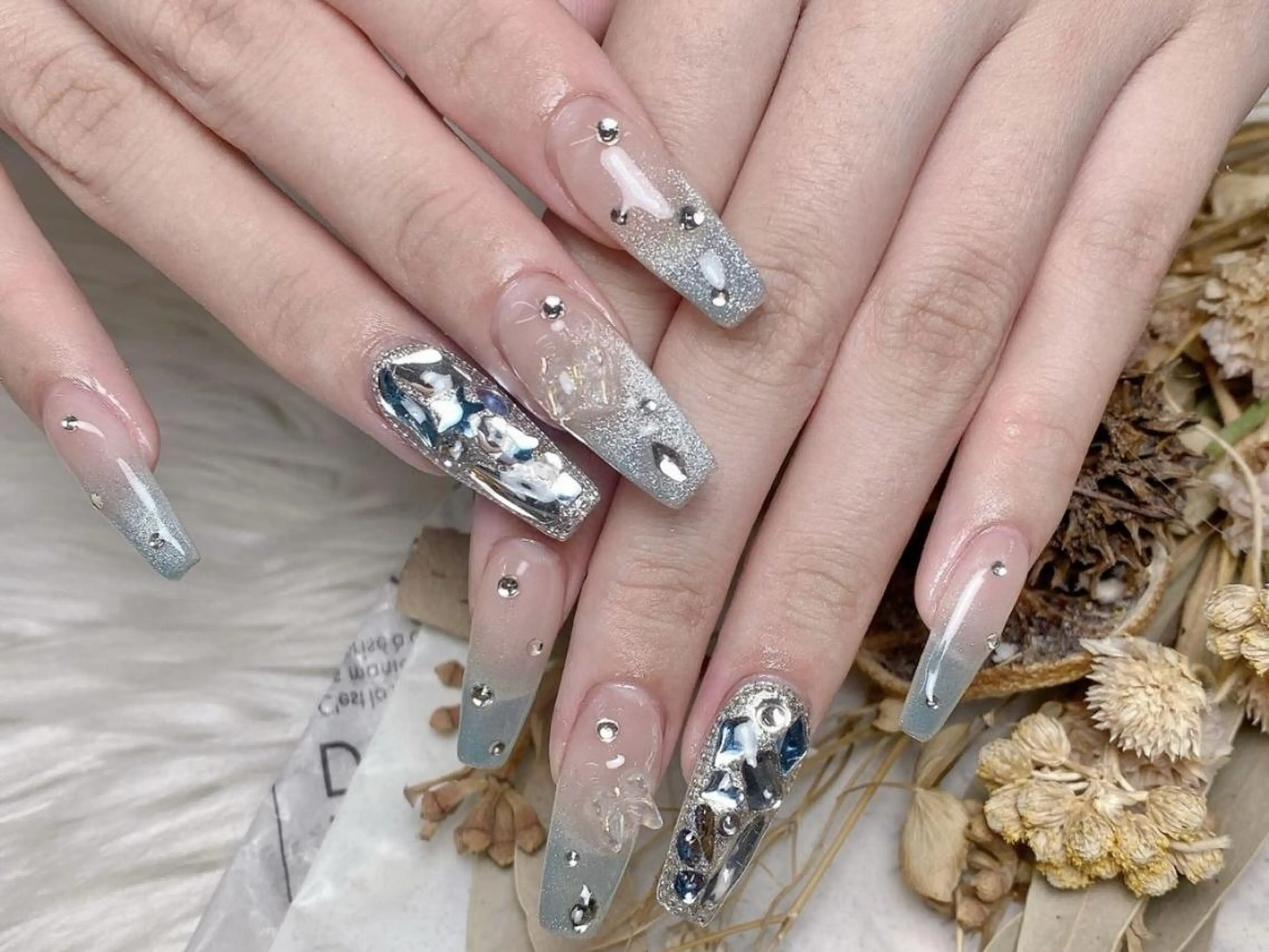 メンズ ネイル アートネイル フレンチネイル ジェルネイル キラキラネイル パラジェル Bloom kabukiのネイルデザイン