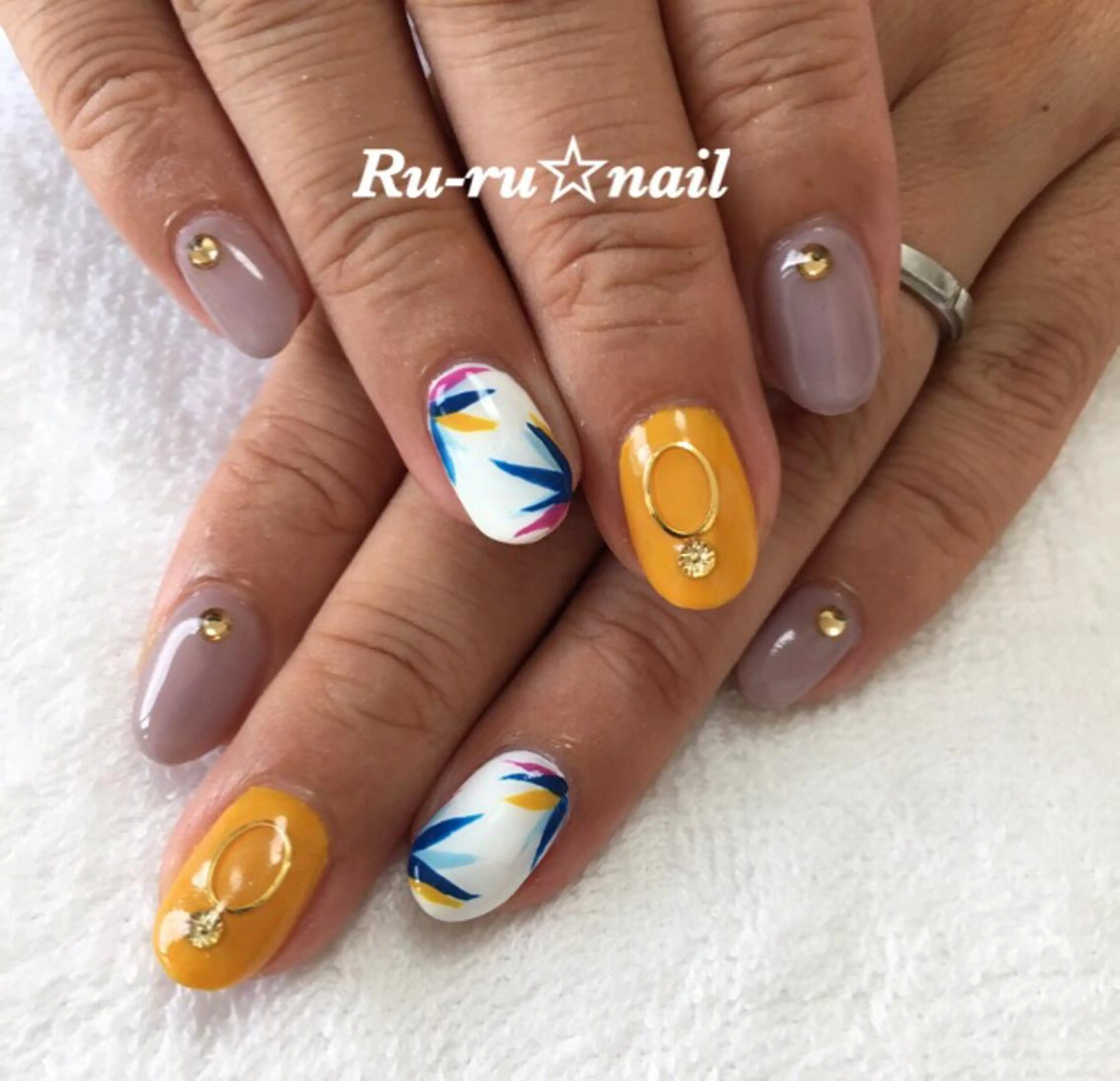 ミディアム ネイル Ru-ru ☆nailのネイルデザイン