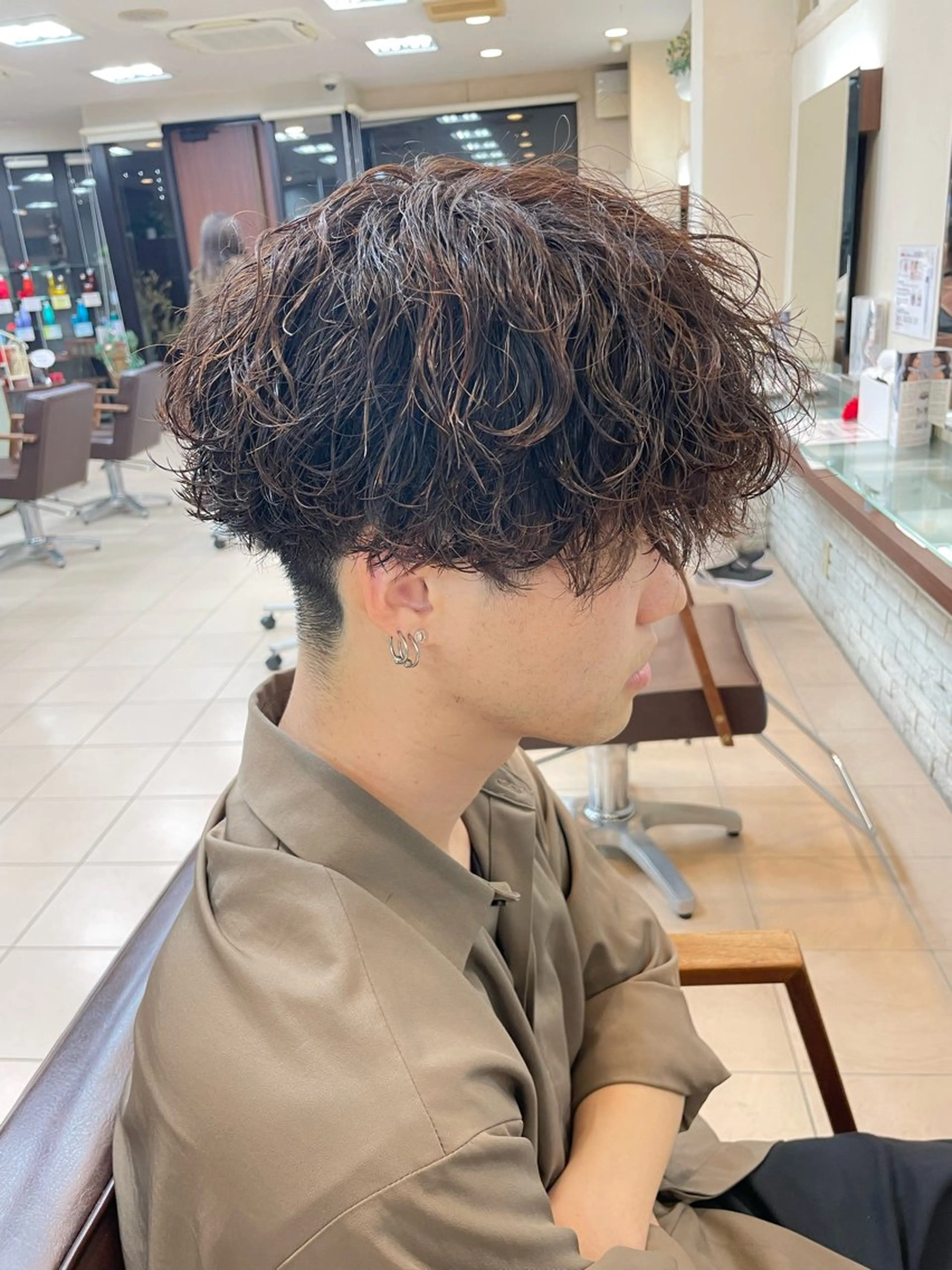 パーマ メンズ メンズ韓国風 メンズパーマ ニュアンスパーマ スパイラルパーマ 北林 秀悟のヘアスタイル