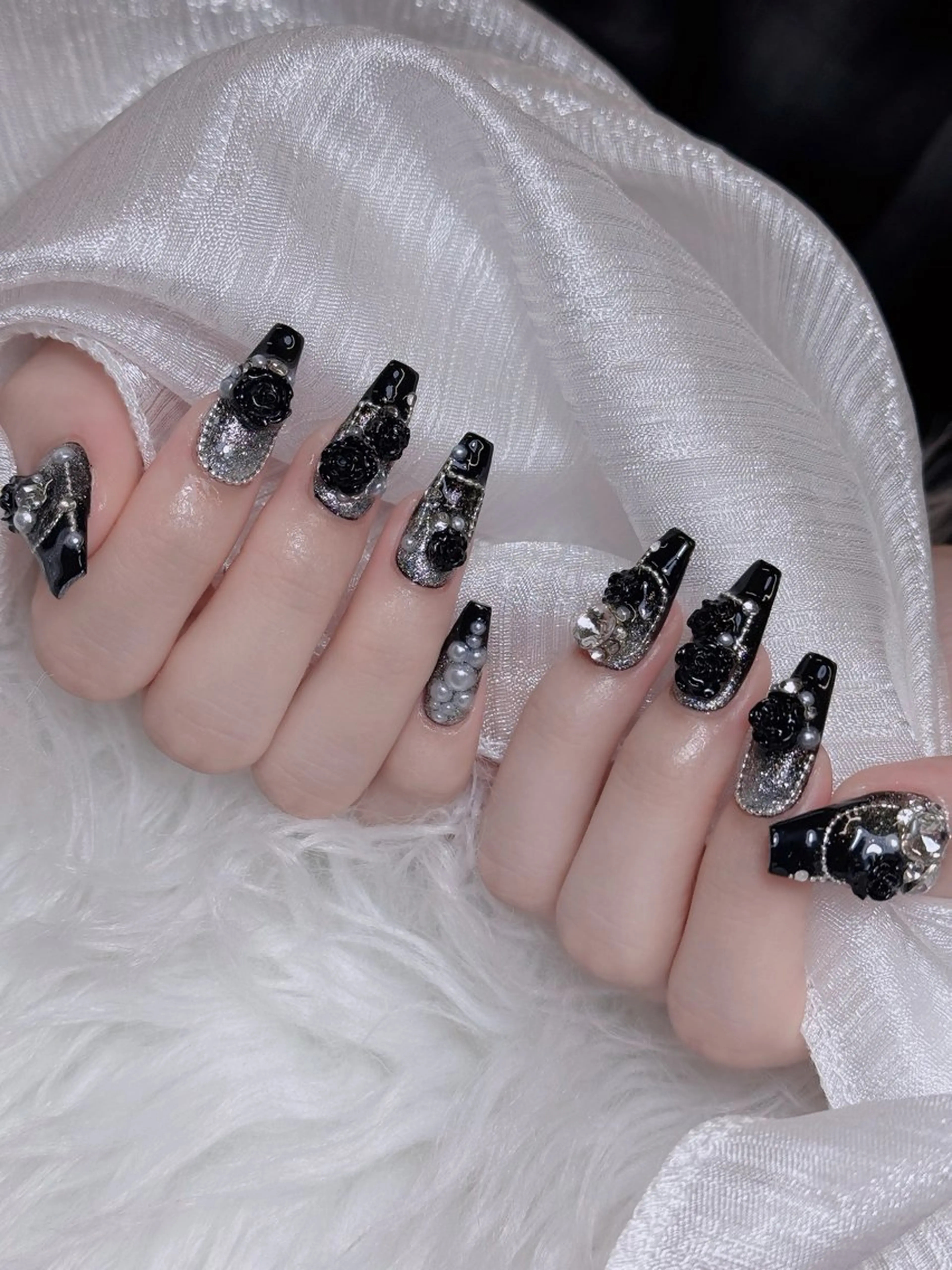 ネイル オーロラネイル チークネイル フットネイル フレンチネイル ハロウィン ハンドネイル Lumi Nail 新大久保3‘のネイルデザイン