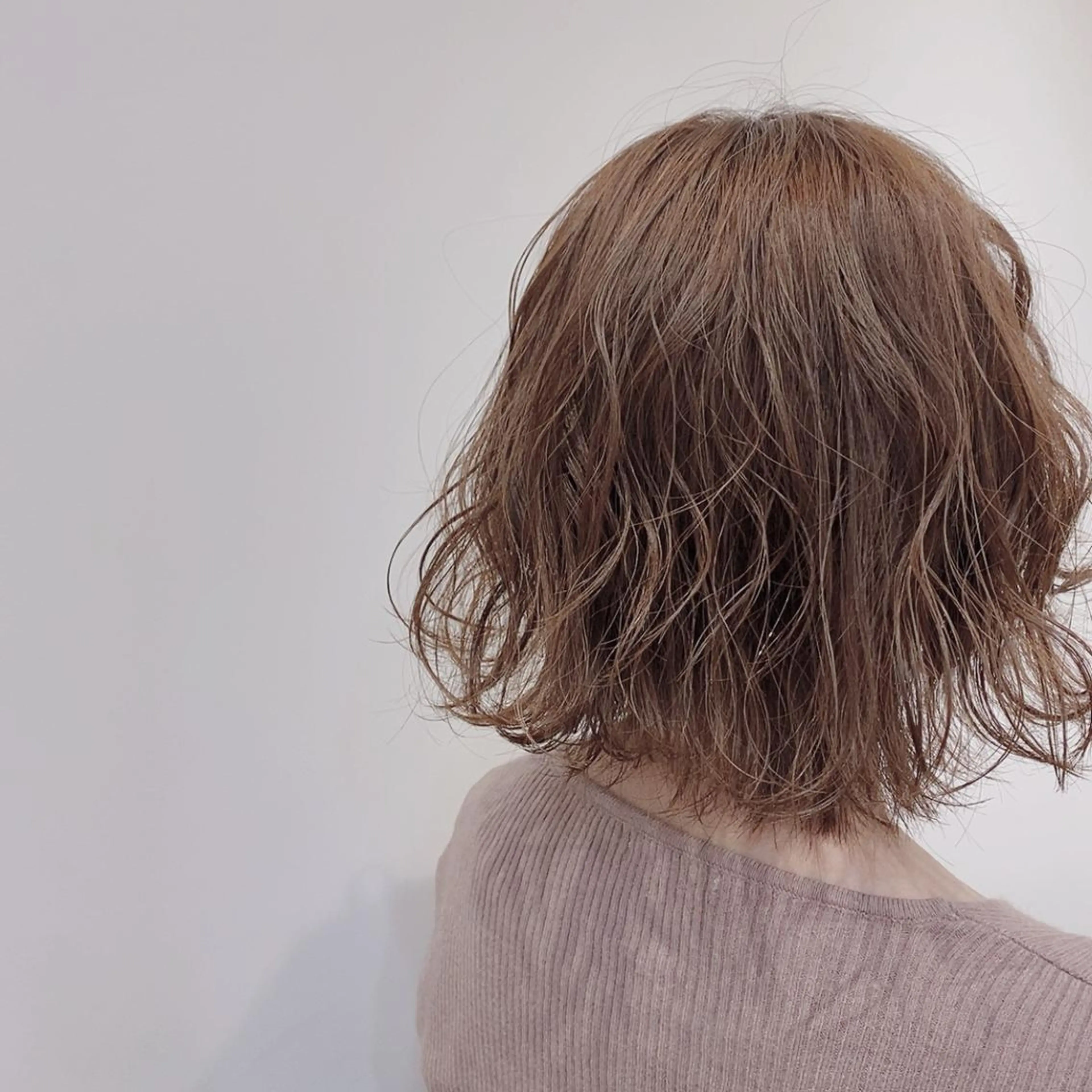 ミディアム 推しカラー🎨横浜 ブリーチ/ yuaのヘアスタイル