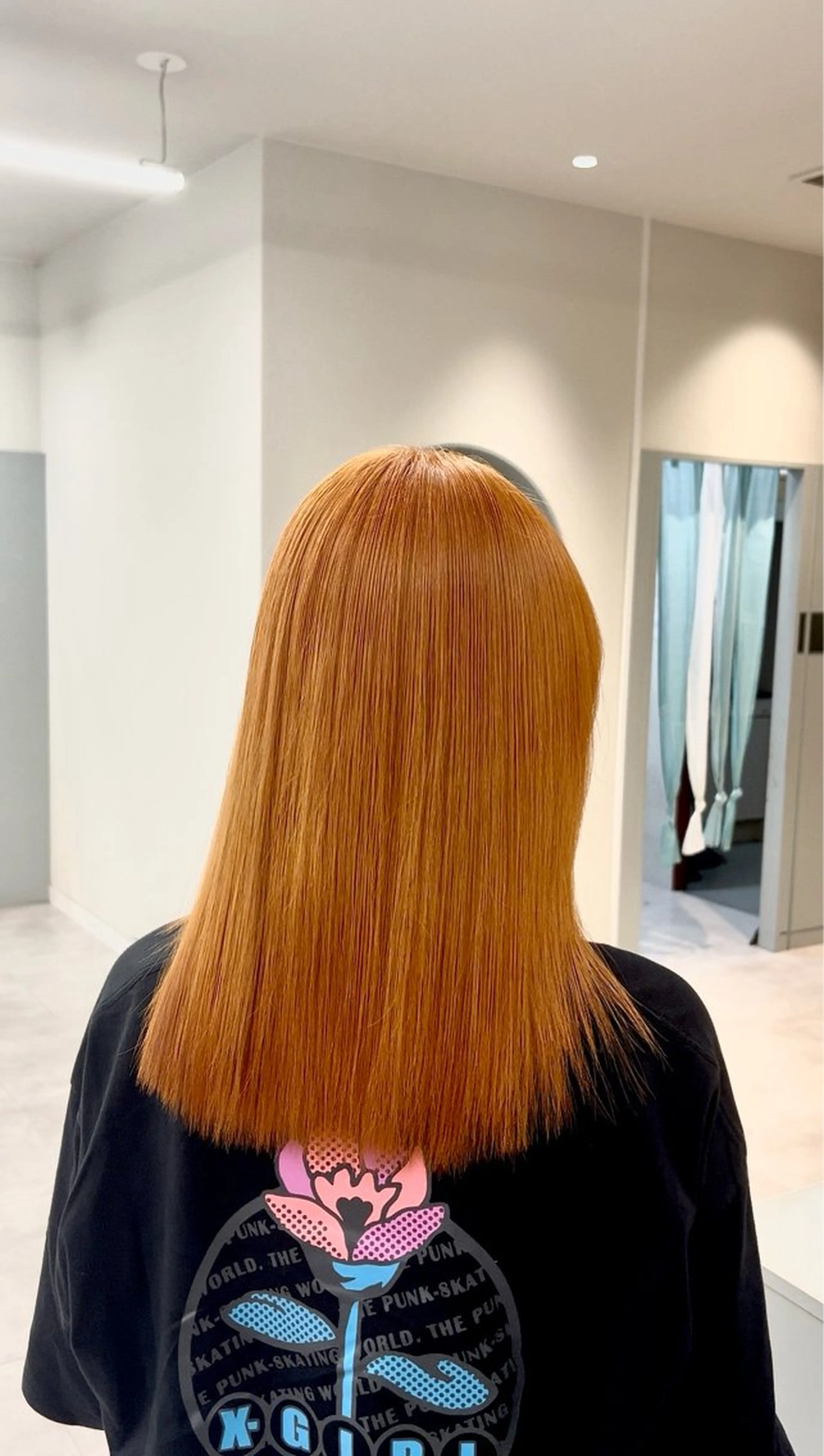 ミディアム カラー ブリーチ ブラウンカラー オレンジ オレンジブラウン ヘアカラー 🦋ブリーチカラー ×ベージュ🦋まなかのヘアスタイル