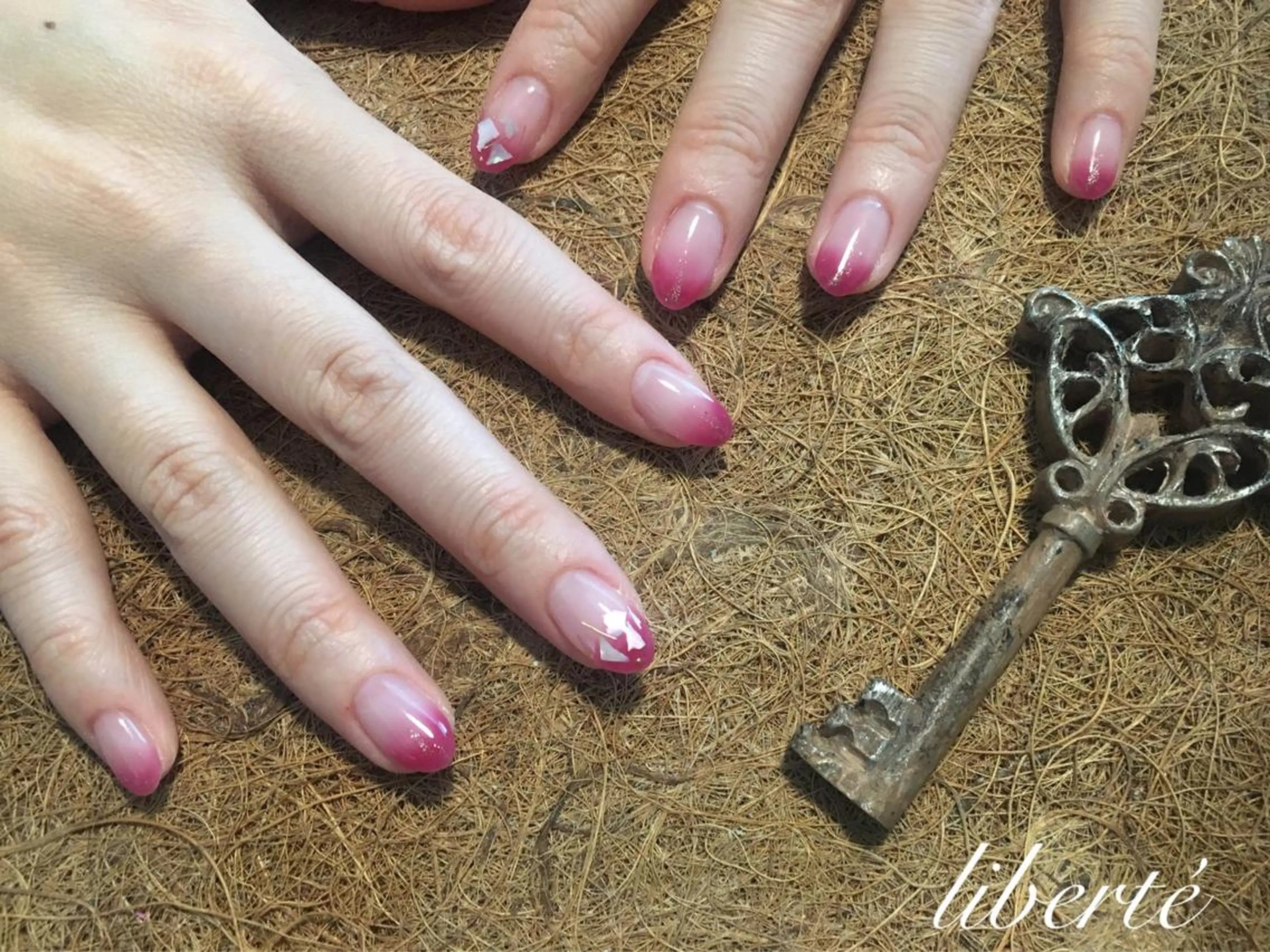 ネイル liberté (リベルテ)のネイルデザイン