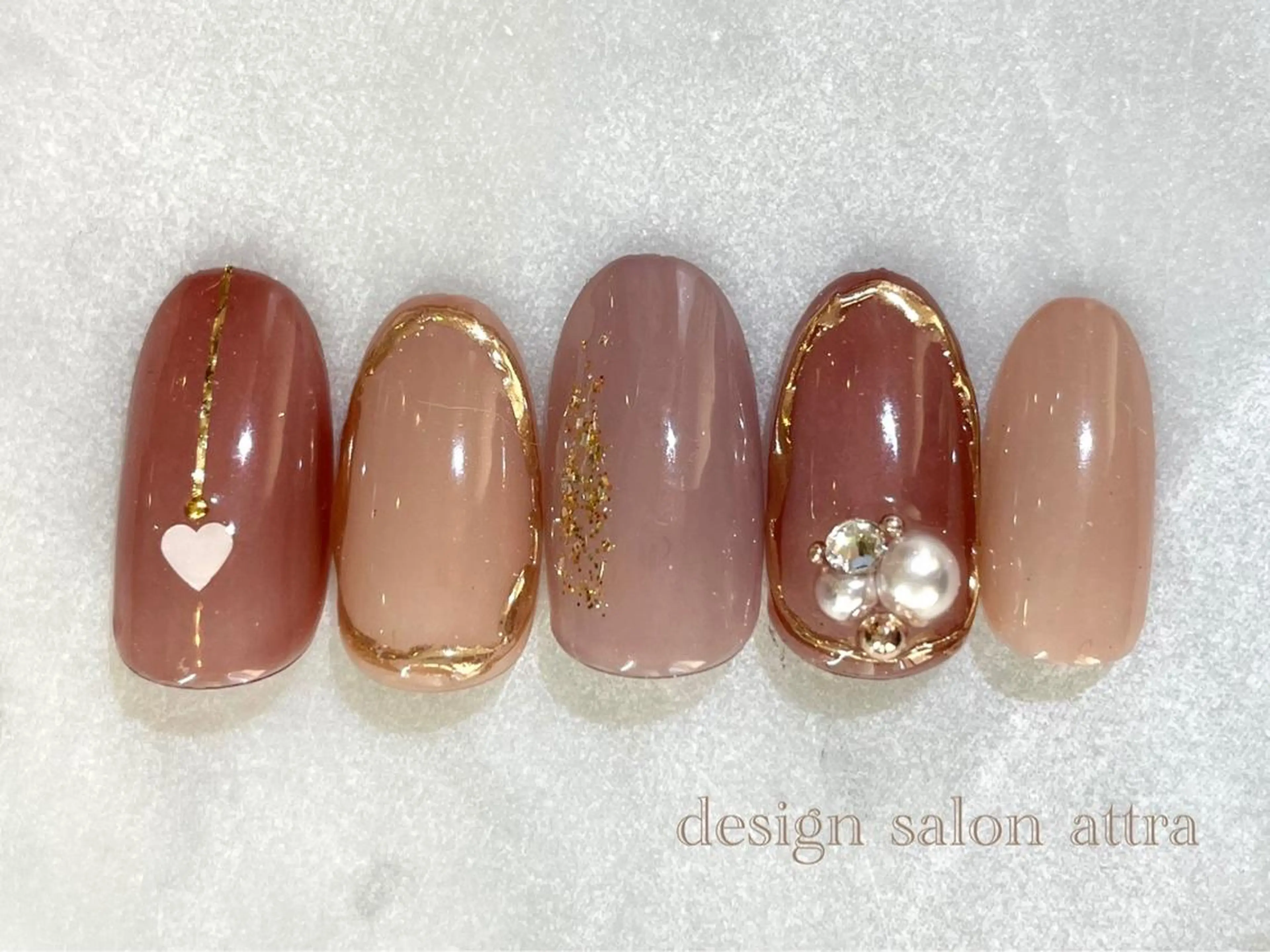 ネイル デザインサロン attra 本八幡店のネイルデザイン