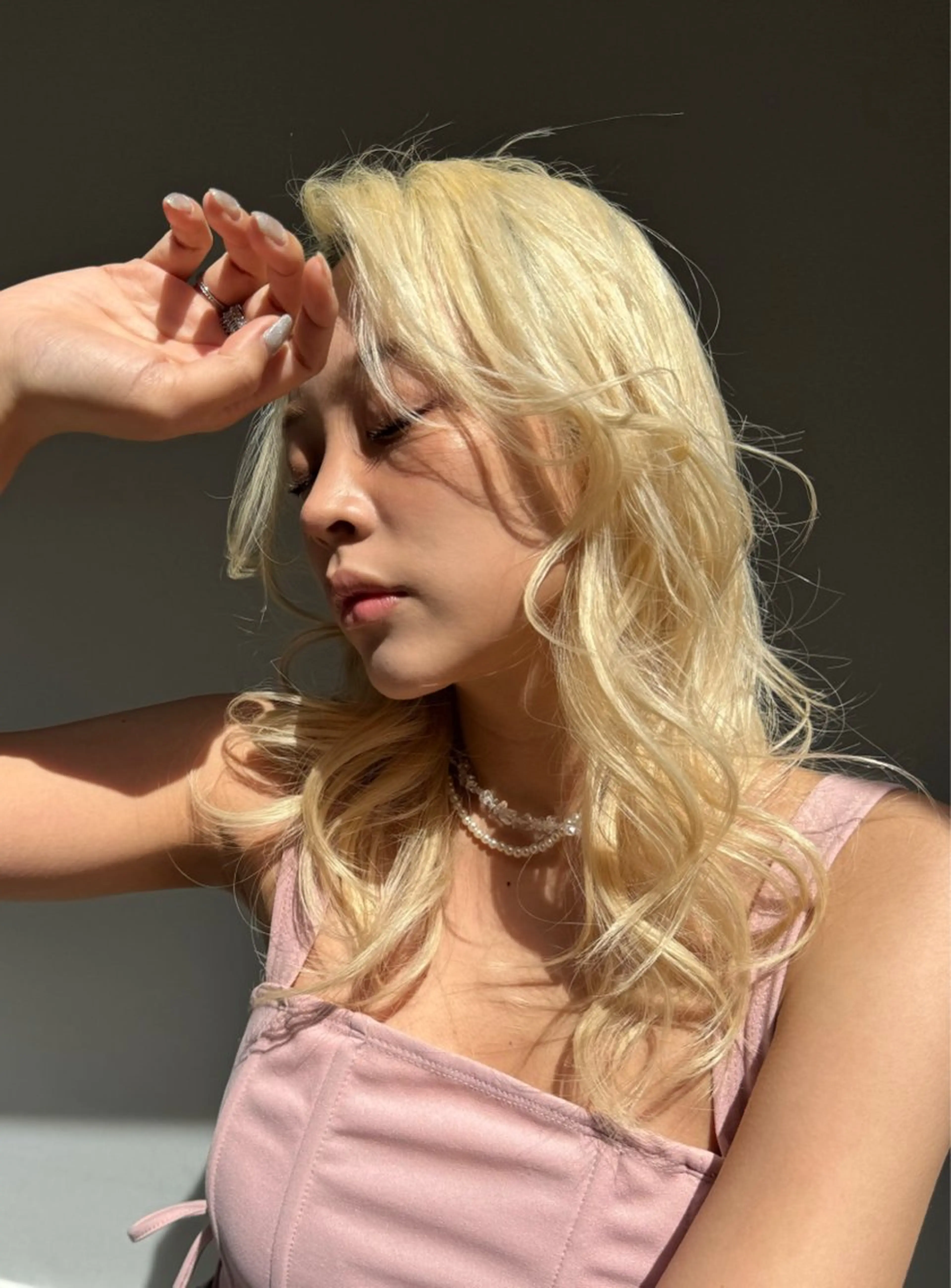 セミロング カラー ブリーチ 抜きっぱなしブロンド ナガミネアリサ/ 学芸大学/海外ヘアのヘアスタイル